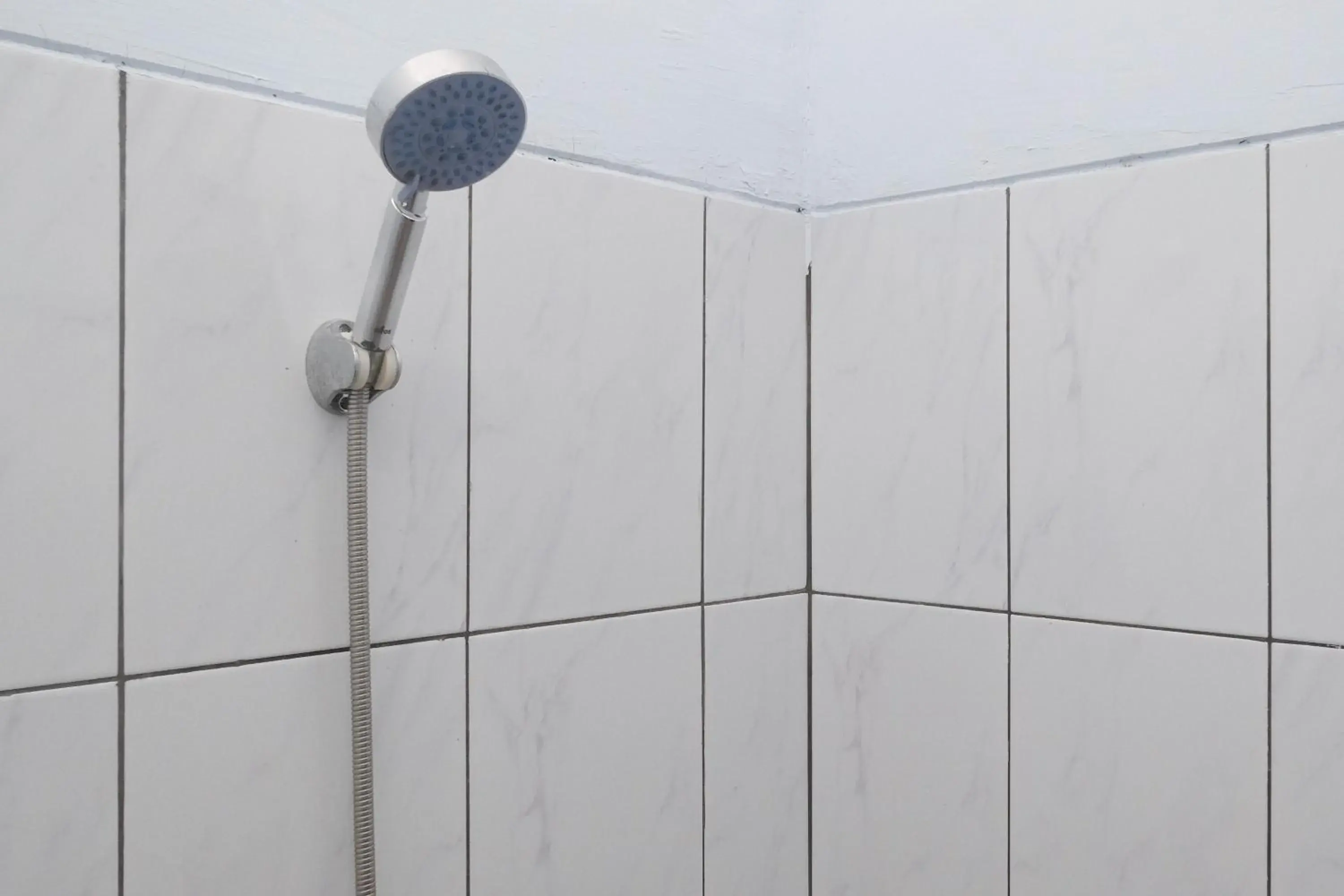 Bathroom in Urbanview Hotel L'Tefa Pemalang Bathroom in Urbanview Hotel L'Tefa Pemalang