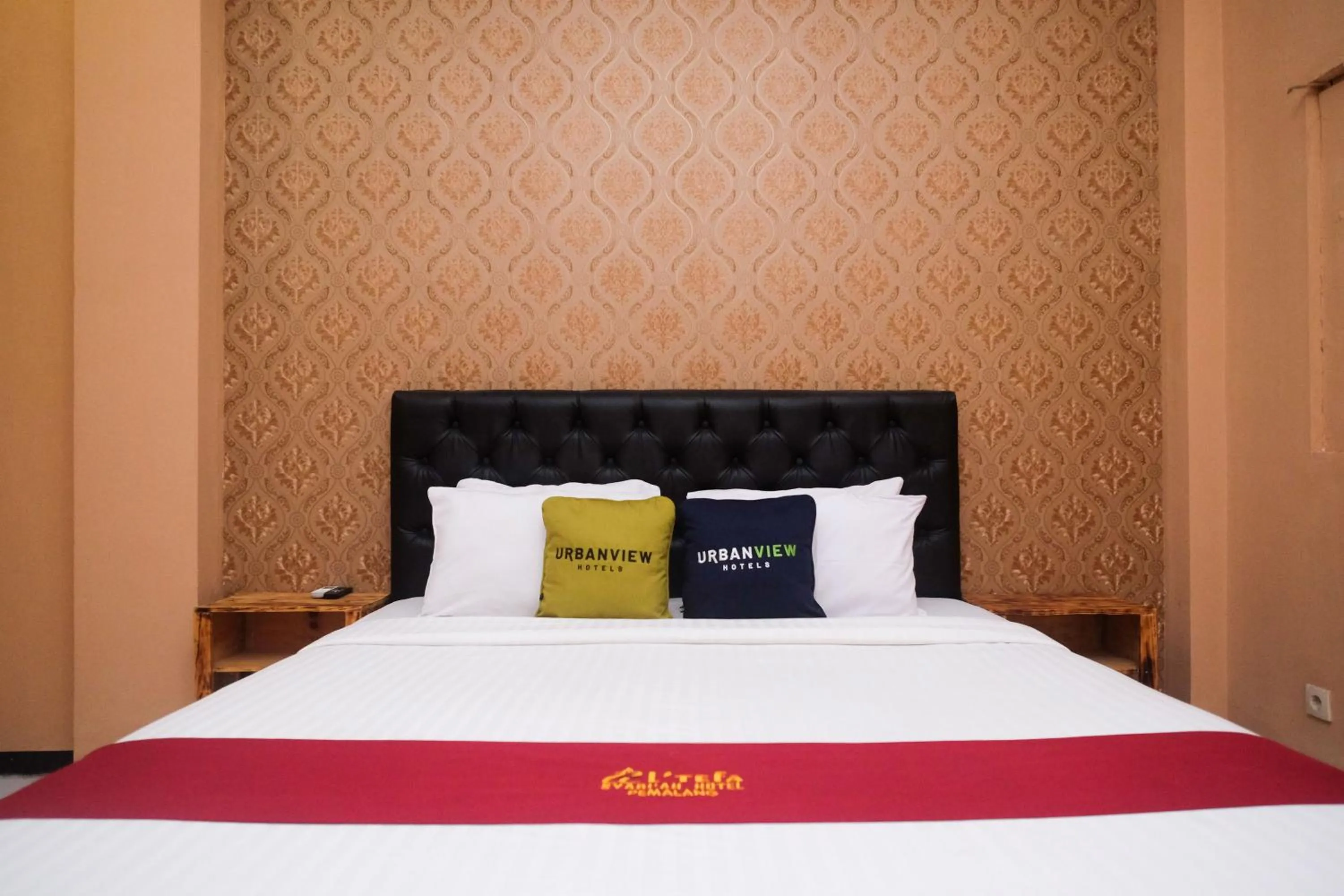 Bed in Urbanview Hotel LTefa Pemalang