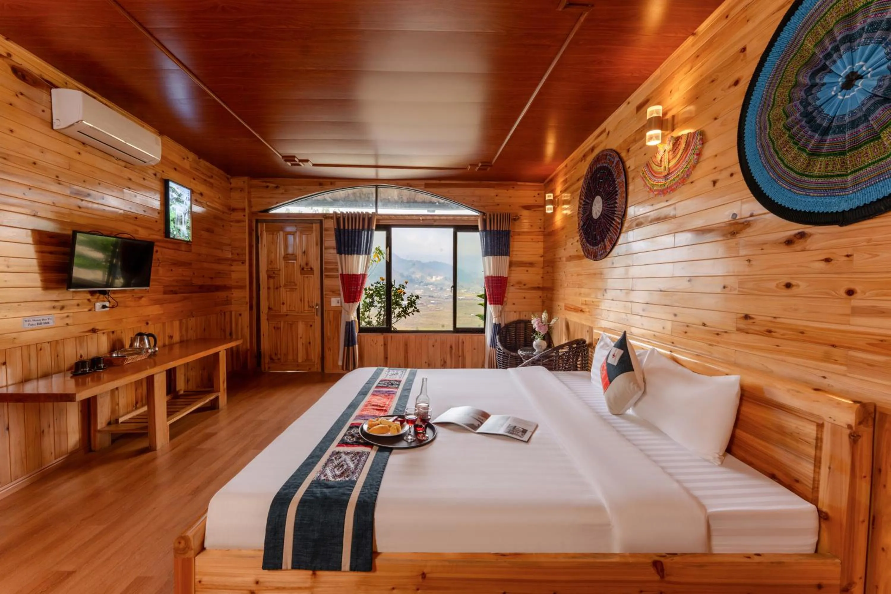 Bed in Muong Hoa River View Hotel