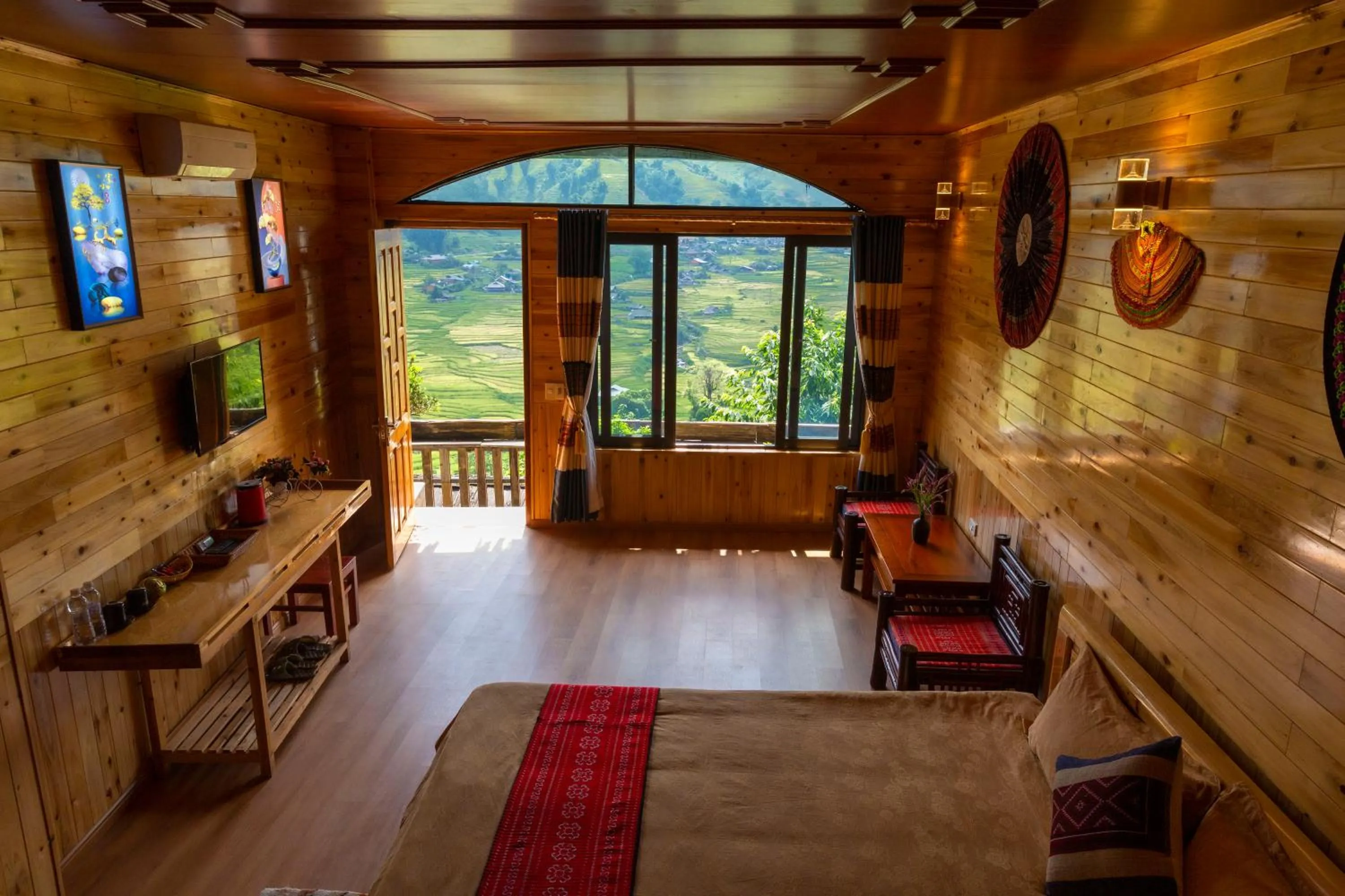 Double Room with Mountain View in Muong Hoa River View Hotel