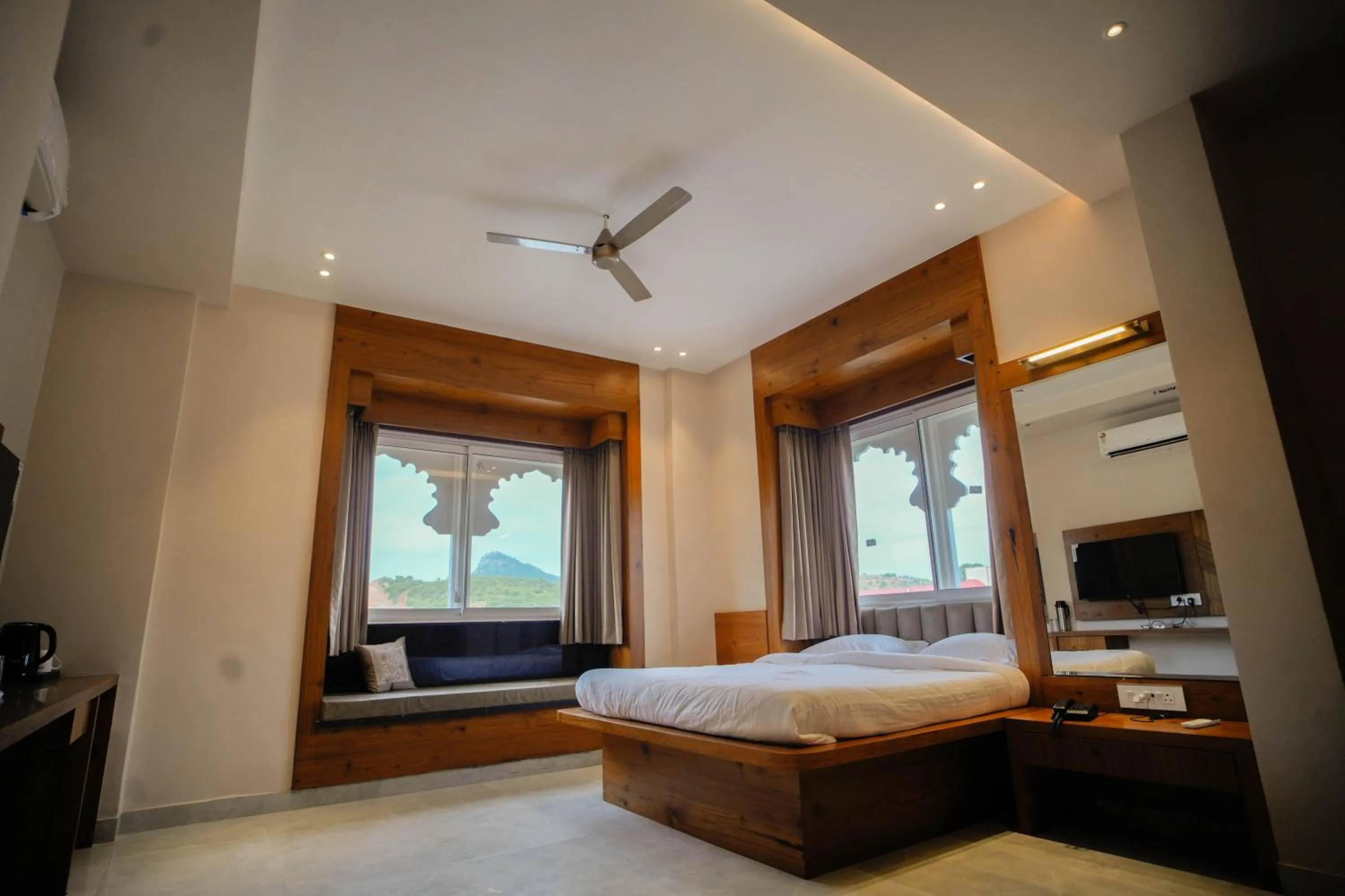 Bed in The Ekling Garh Hotel & Resort