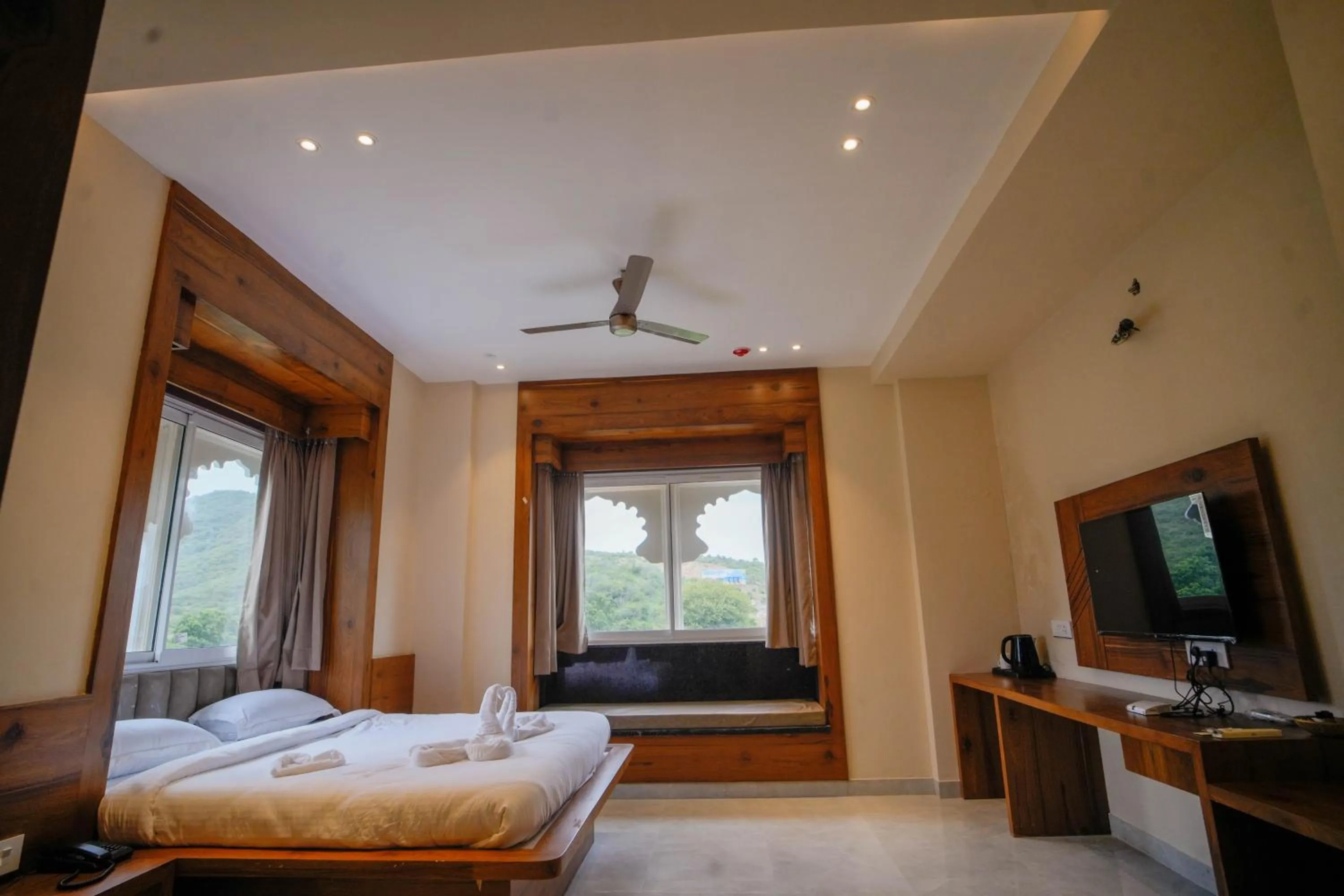 Bed in The Ekling Garh Hotel & Resort