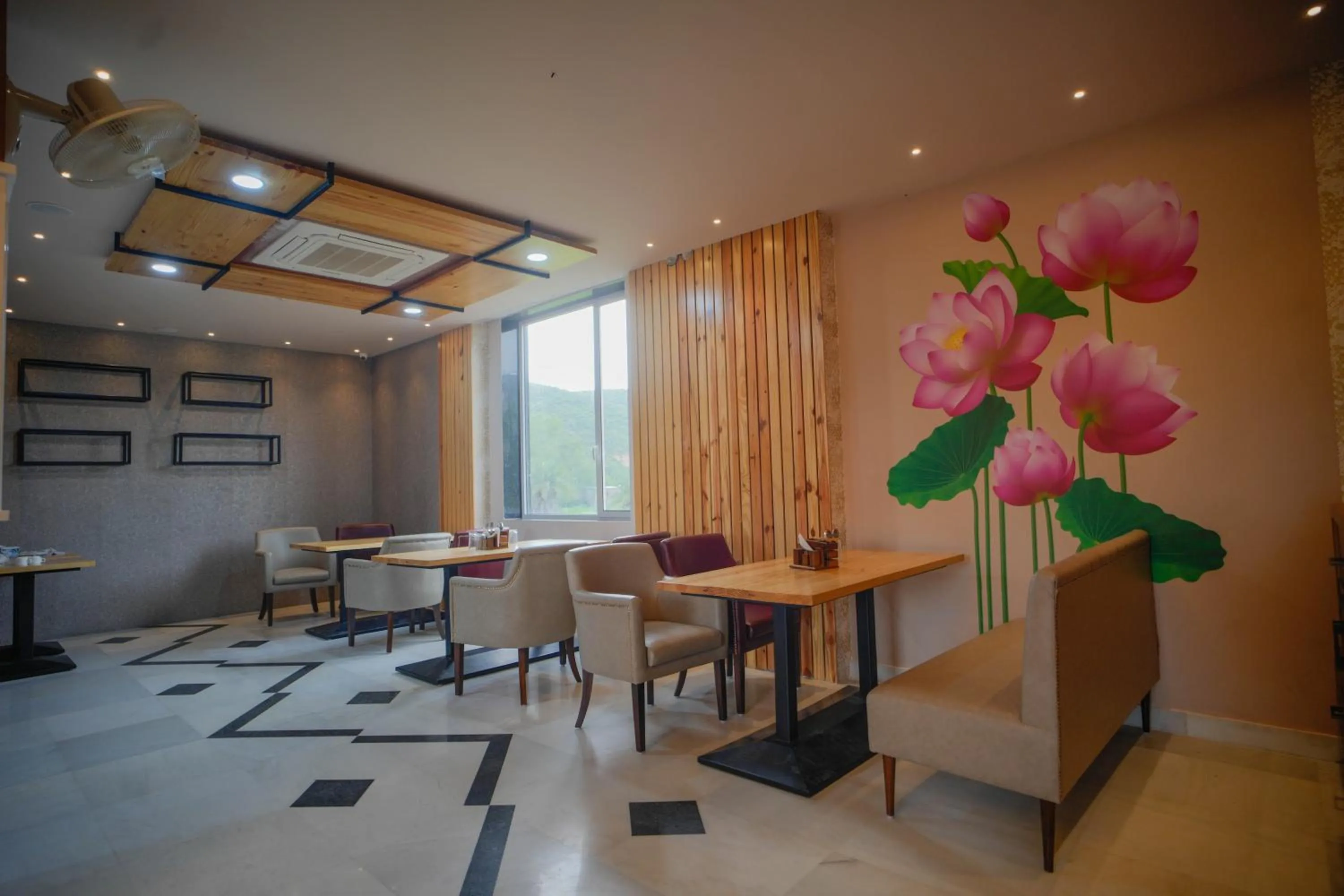 Dining area in The Ekling Garh Hotel & Resort