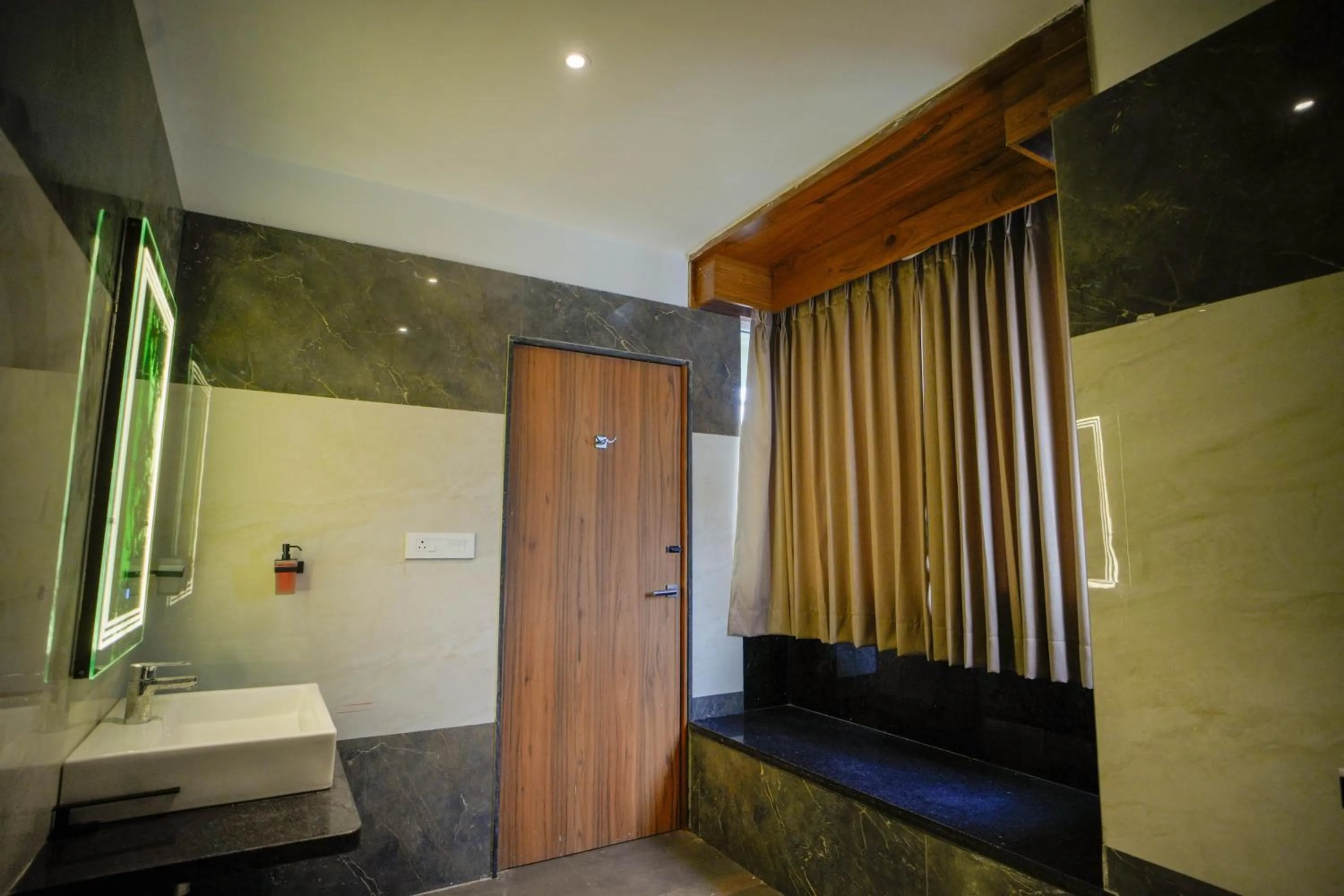 Bathroom in The Ekling Garh Hotel & Resort
