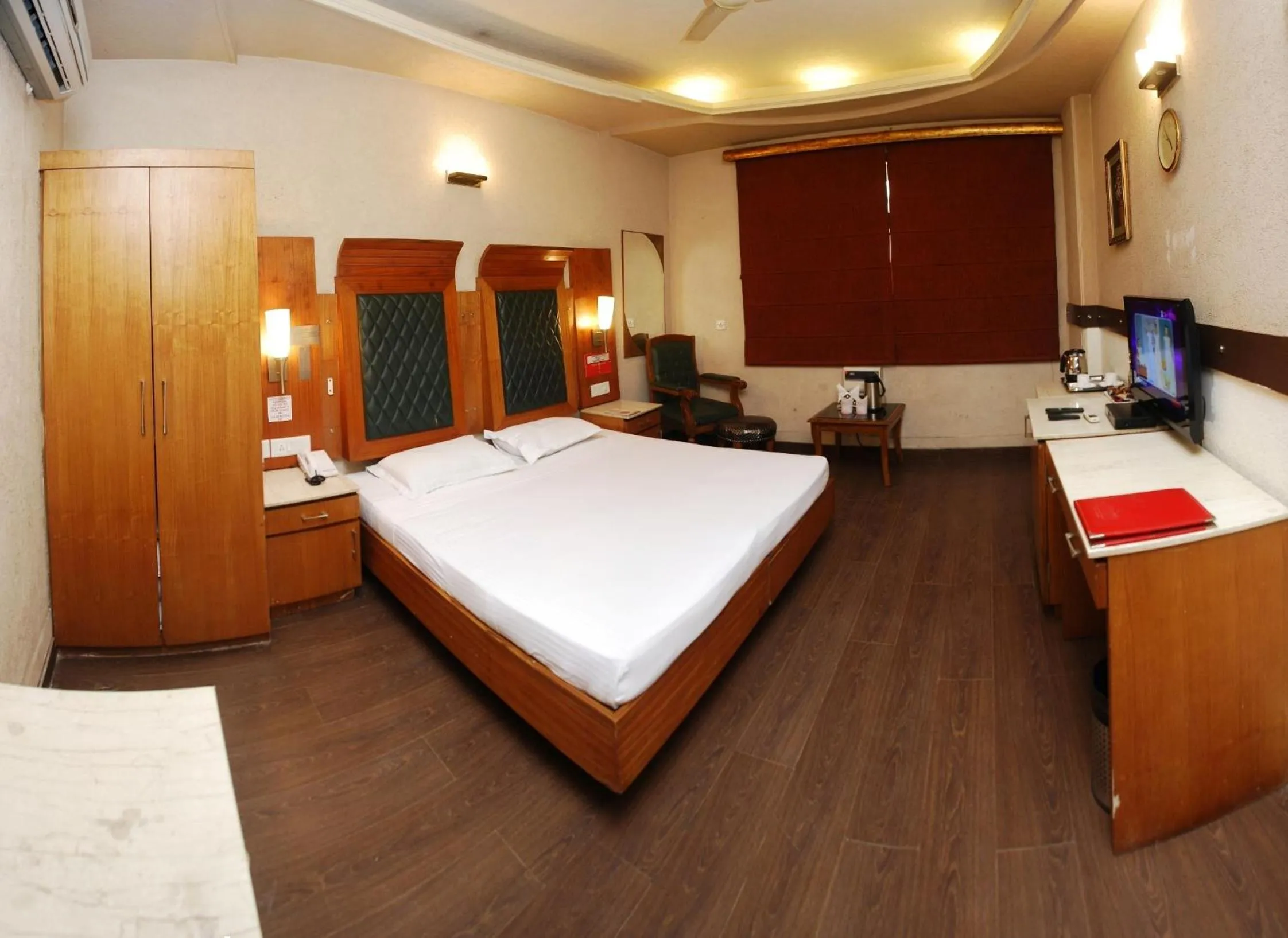 Hotel Royal Castle Grand