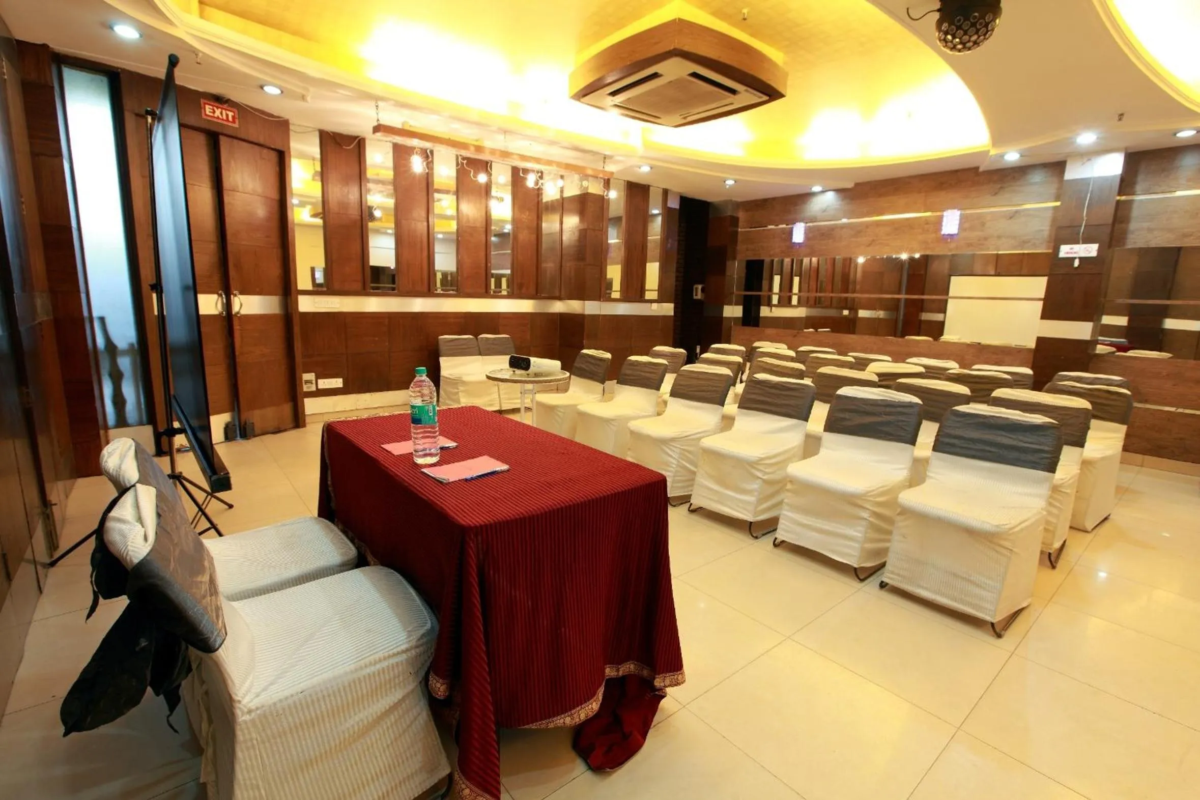 Hotel Royal Castle Grand