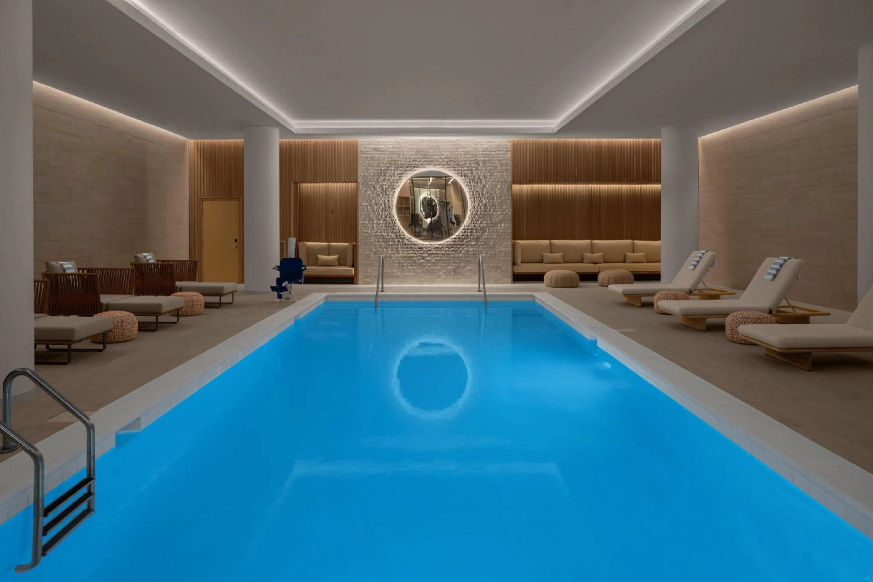 Swimming pool in The Westin Atlanta Gwinnett