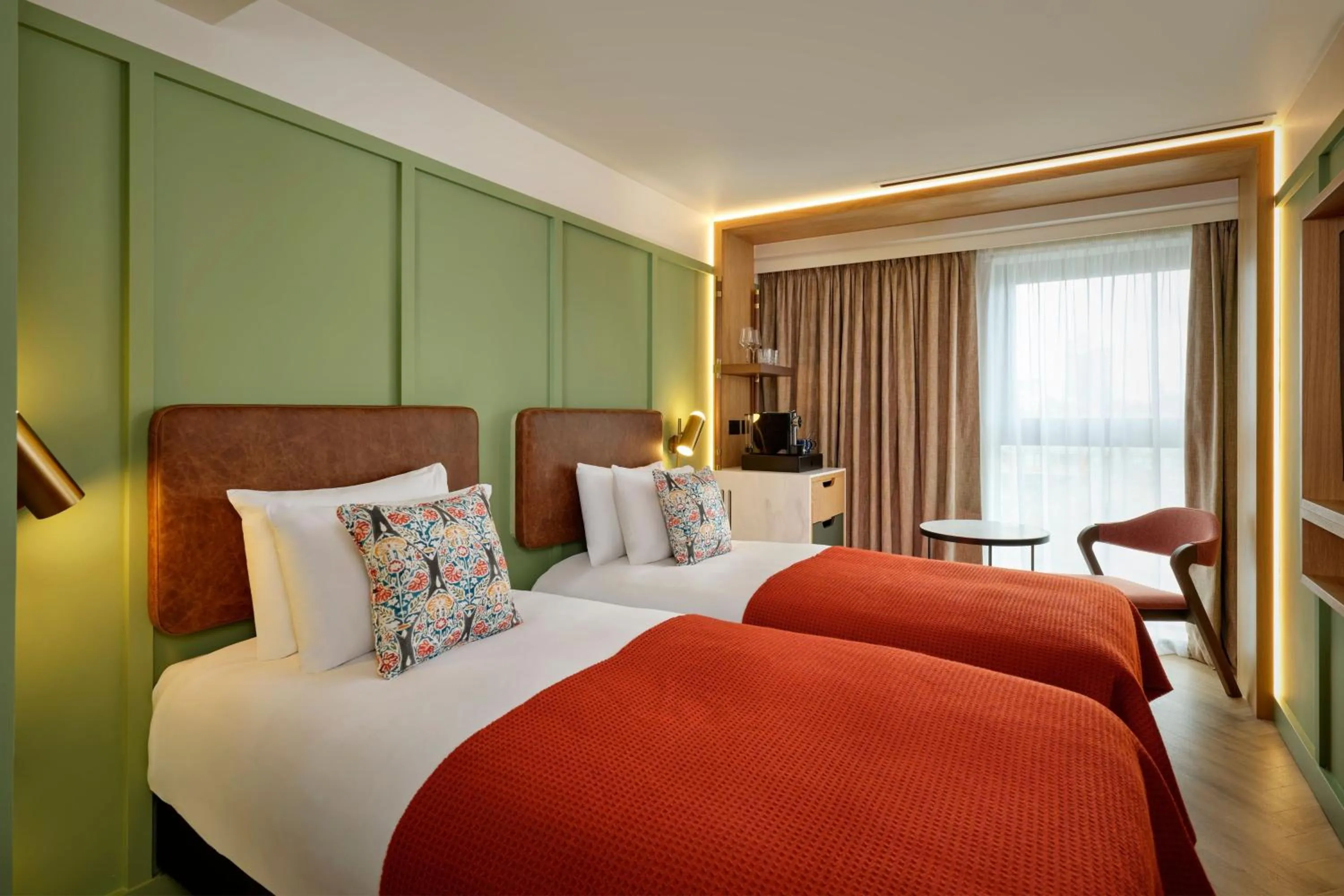 Bedroom, Bed in The Reach at Piccadilly, Manchester, a Tribute Portfolio Hotel