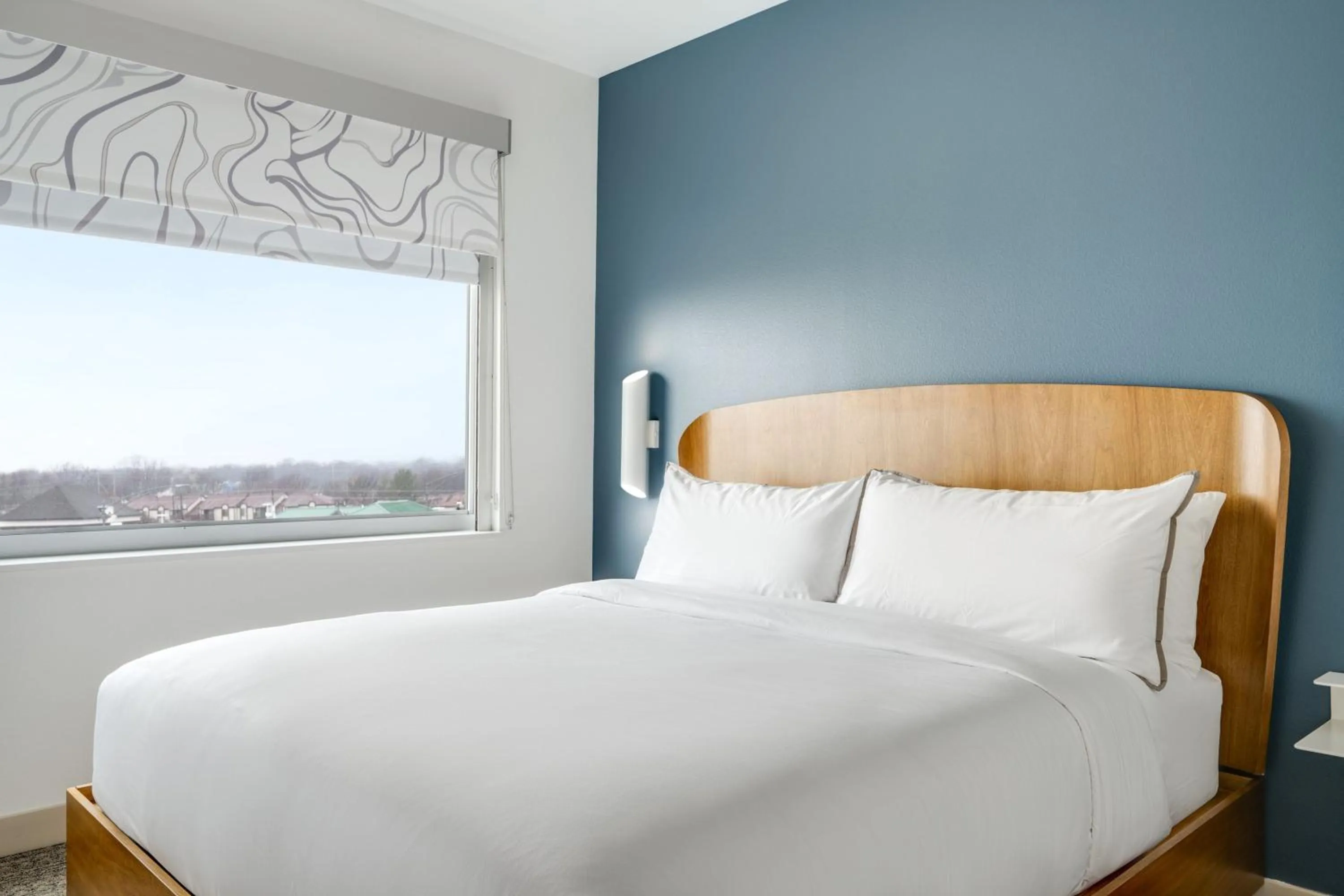 Photo of the whole room, Bed in Element Springfield South