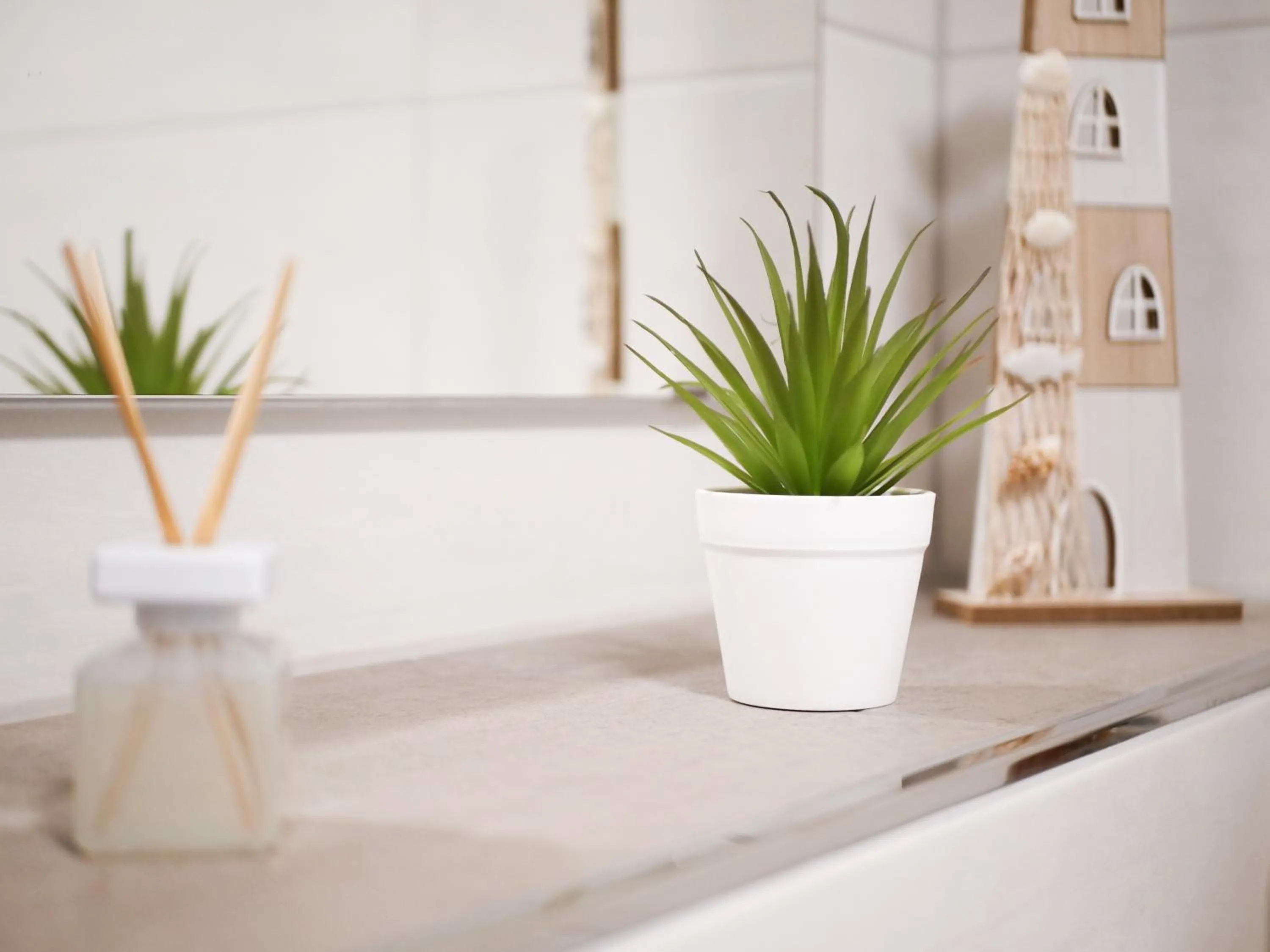 Bathroom in INhome Studio Apartment - Küche - Parken - TV