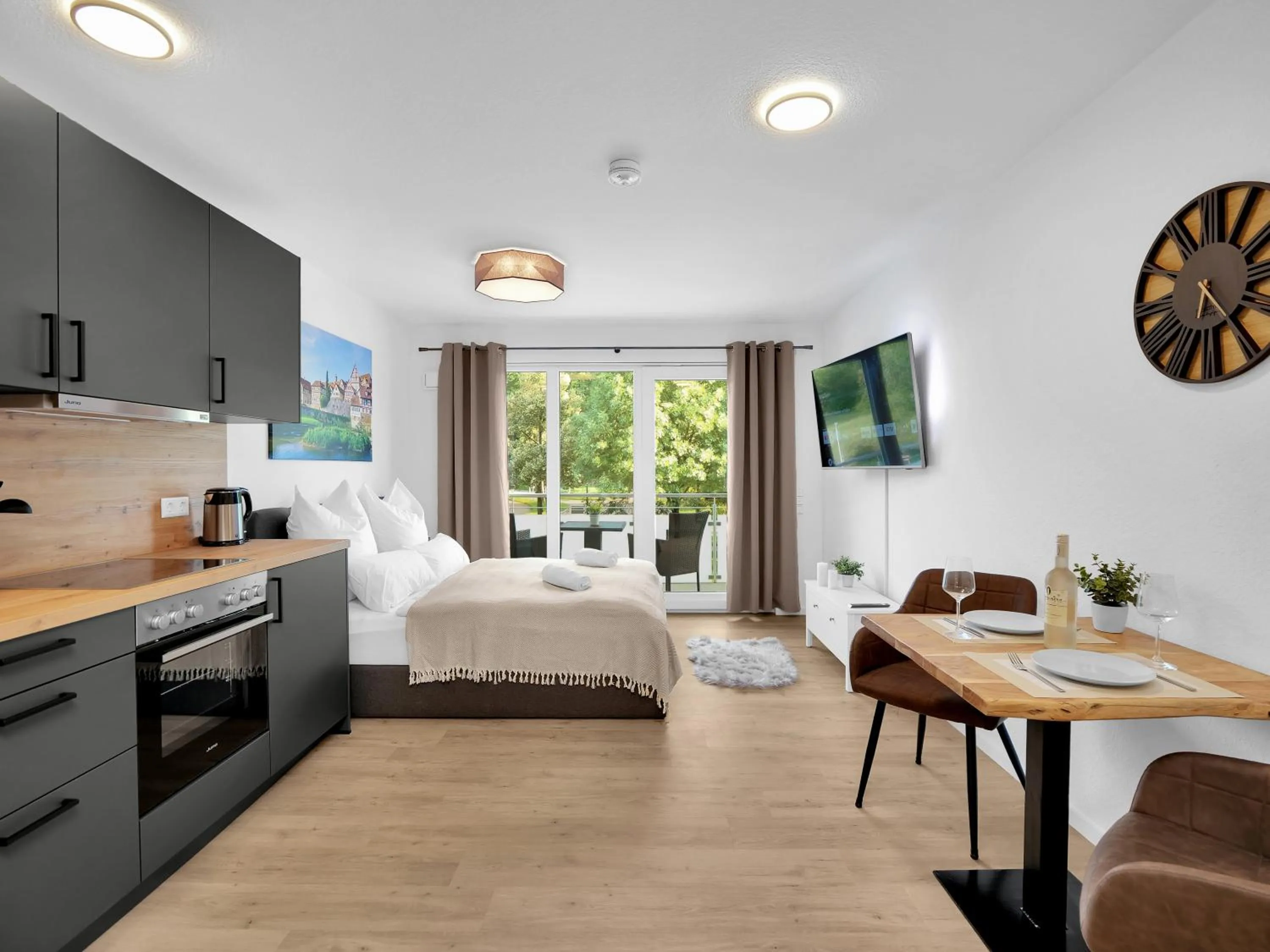 Bed in INhome Studio Apartment - Küche - Parken - TV