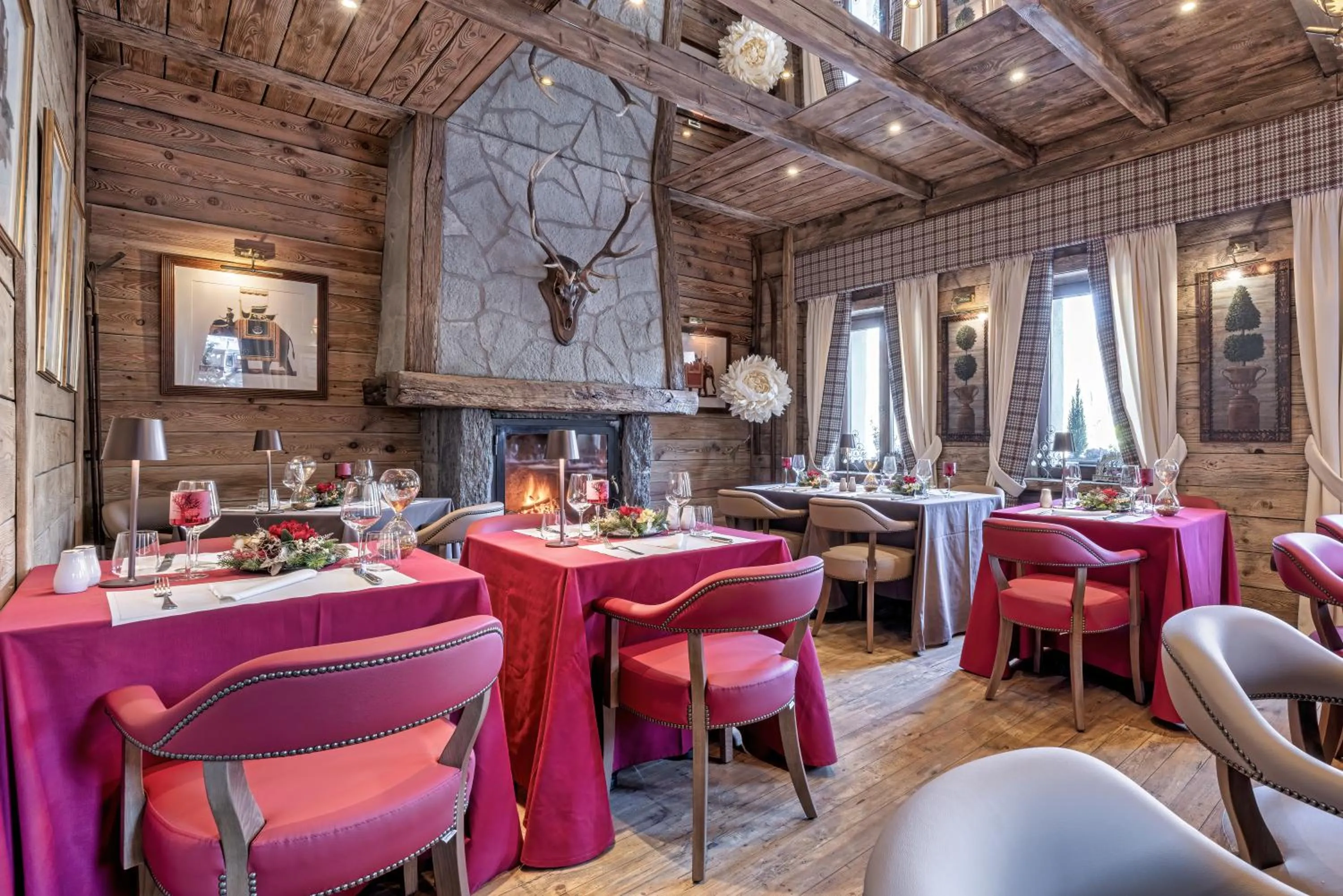 Restaurant/places to eat in Chalet BRAGARD-Boutique Chalet & SPA