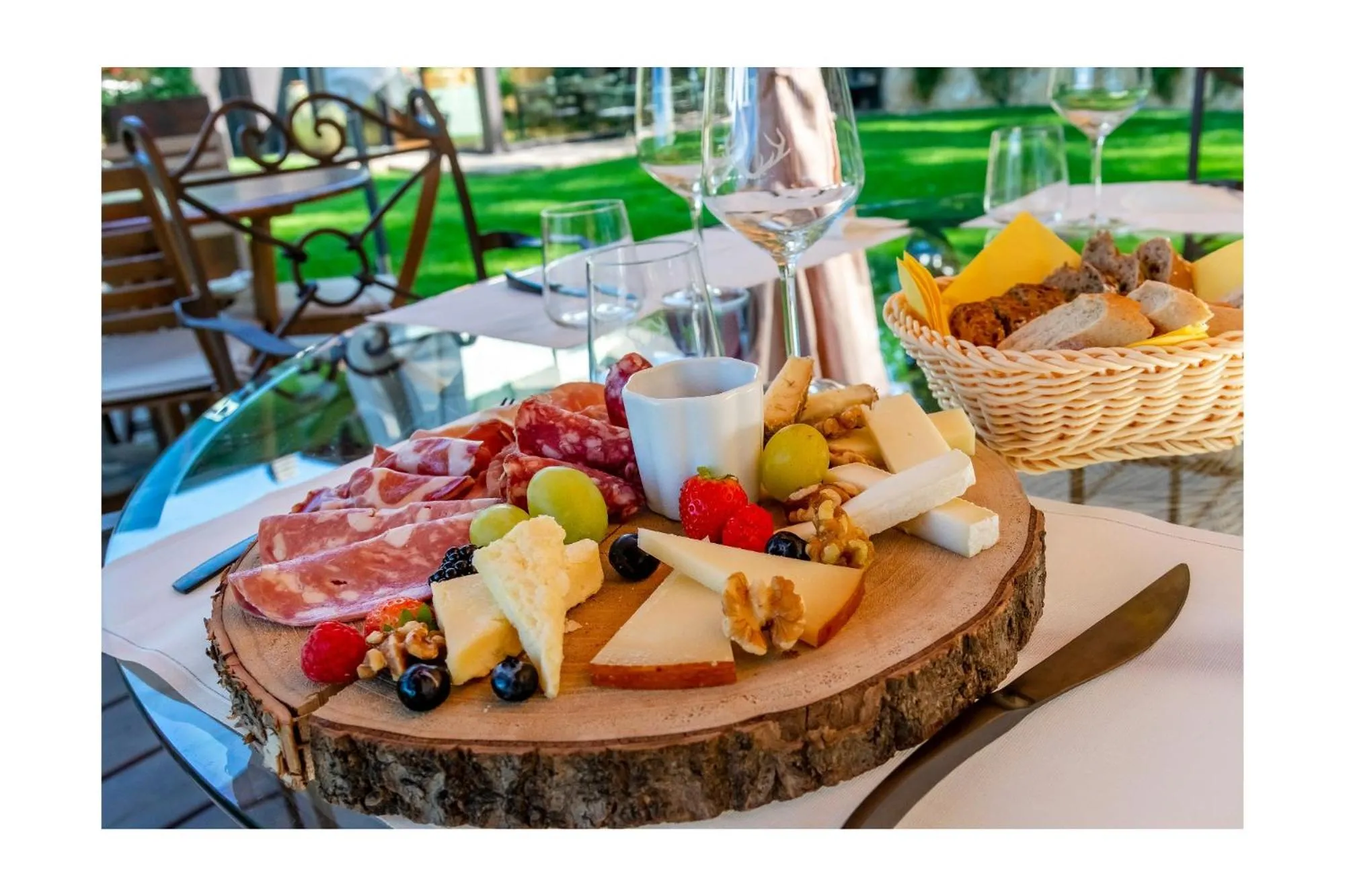 Food and drinks in Chalet BRAGARD-Boutique Chalet & SPA