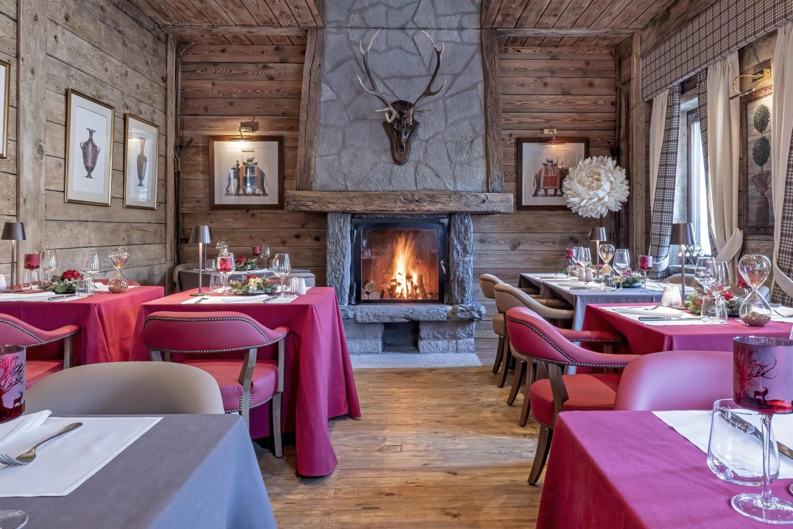 Restaurant/places to eat in Chalet BRAGARD-Boutique Chalet & SPA