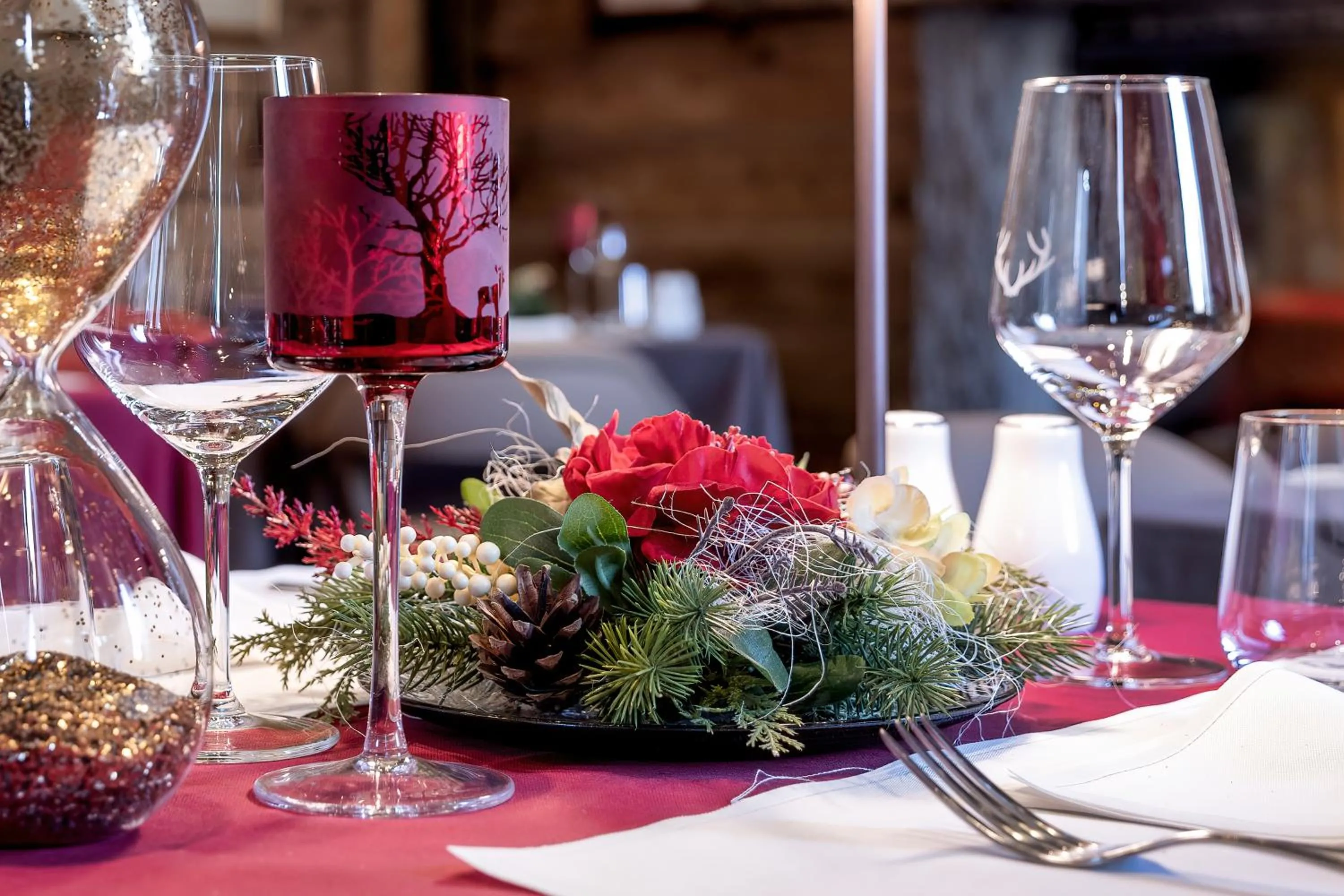 Restaurant/places to eat in Chalet BRAGARD-Boutique Chalet & SPA