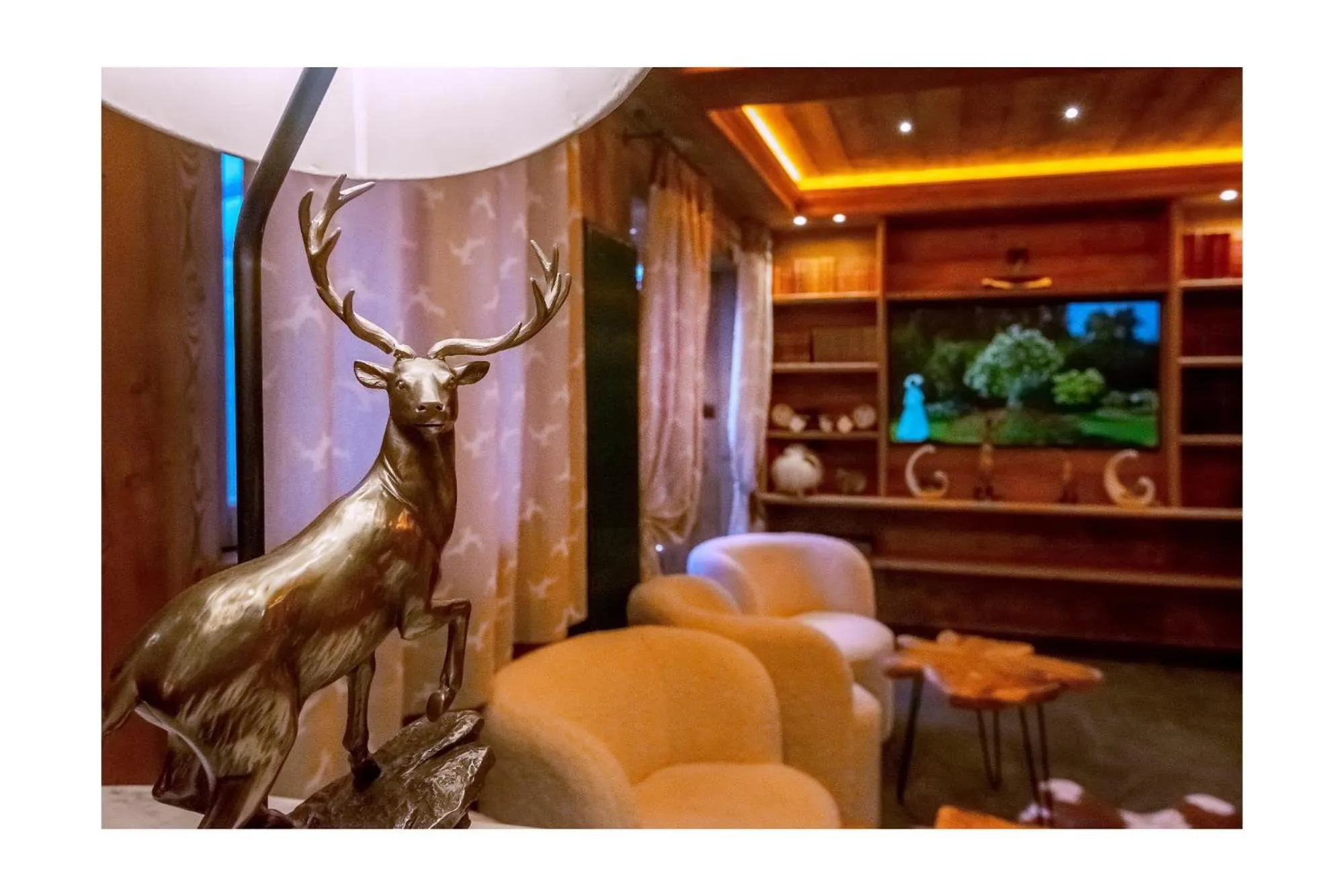 Lounge or bar in Chalet BRAGARD-Boutique Chalet & SPA