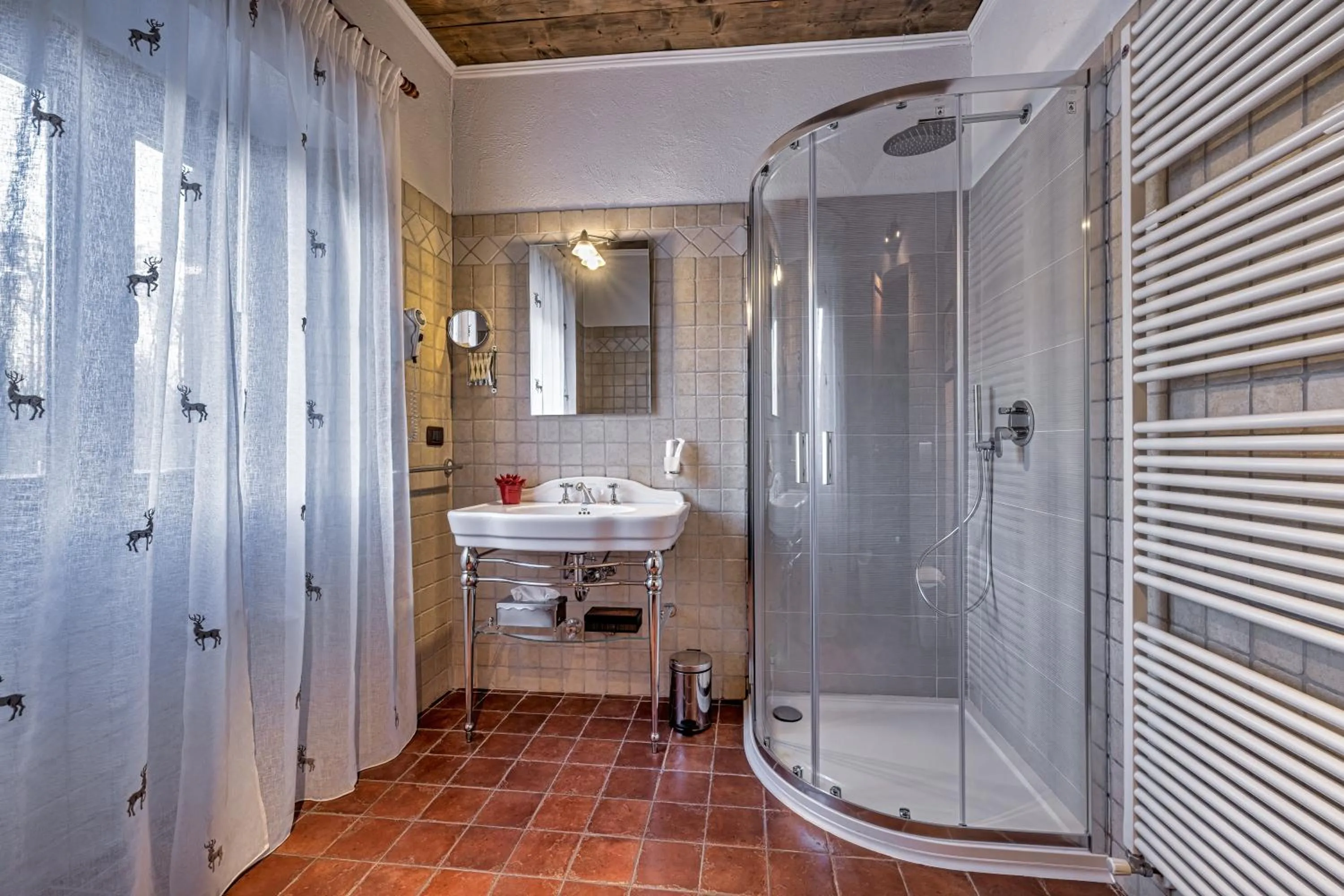 Shower in Chalet BRAGARD-Boutique Chalet & SPA