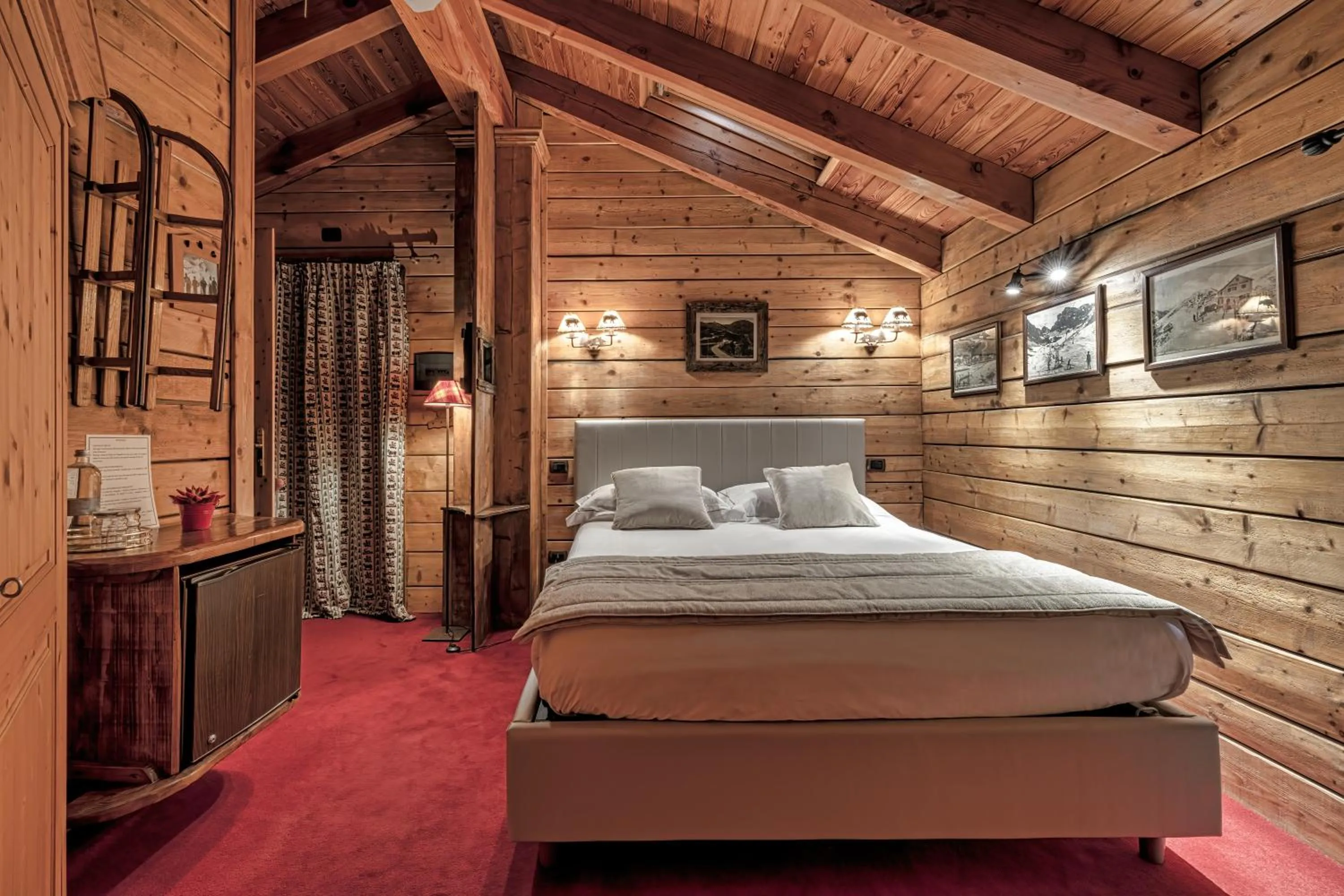Photo of the whole room, Bed in Chalet BRAGARD-Boutique Chalet & SPA