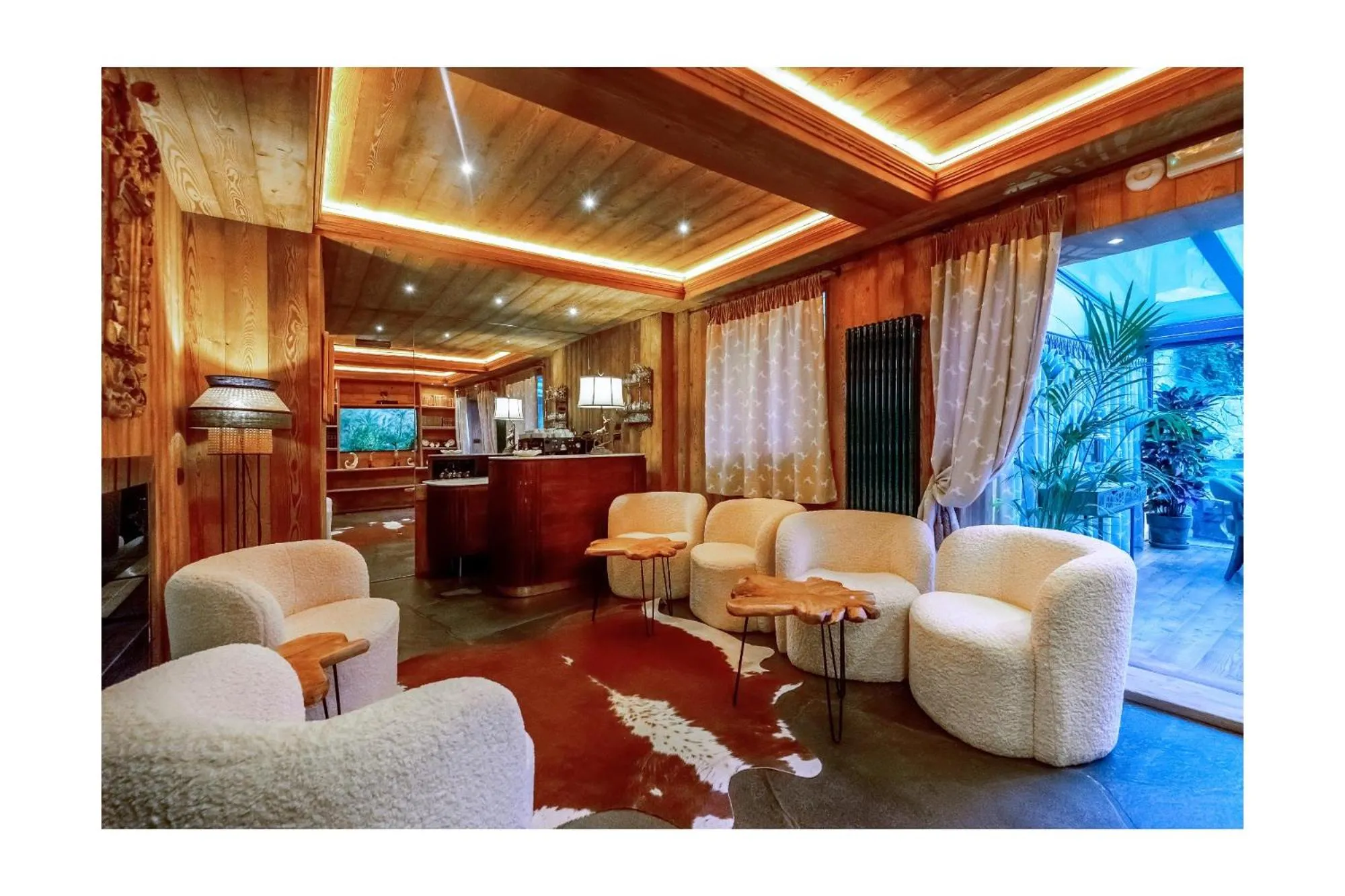 Lounge or bar in Chalet BRAGARD-Boutique Chalet & SPA
