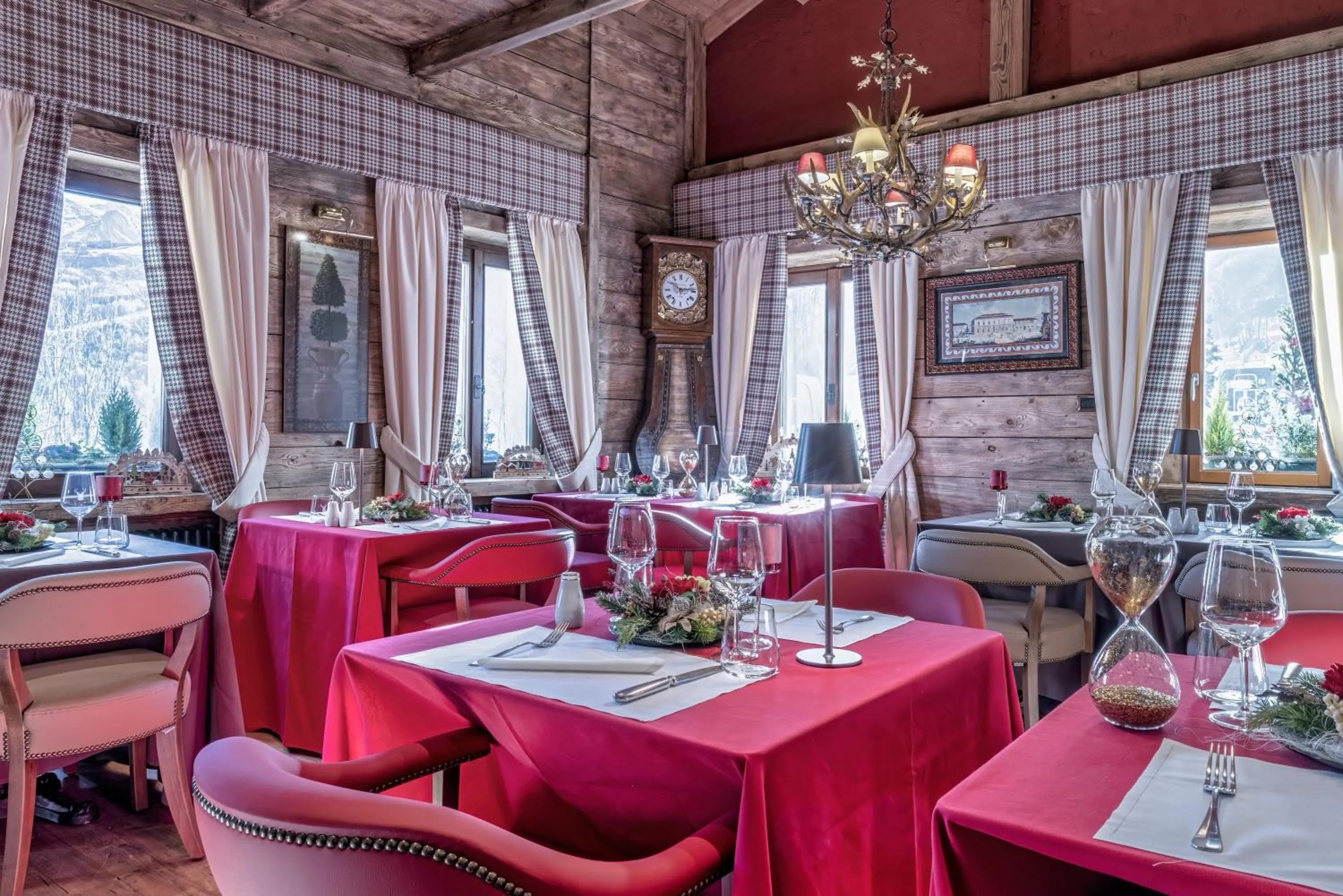 Restaurant/places to eat in Chalet BRAGARD-Boutique Chalet & SPA