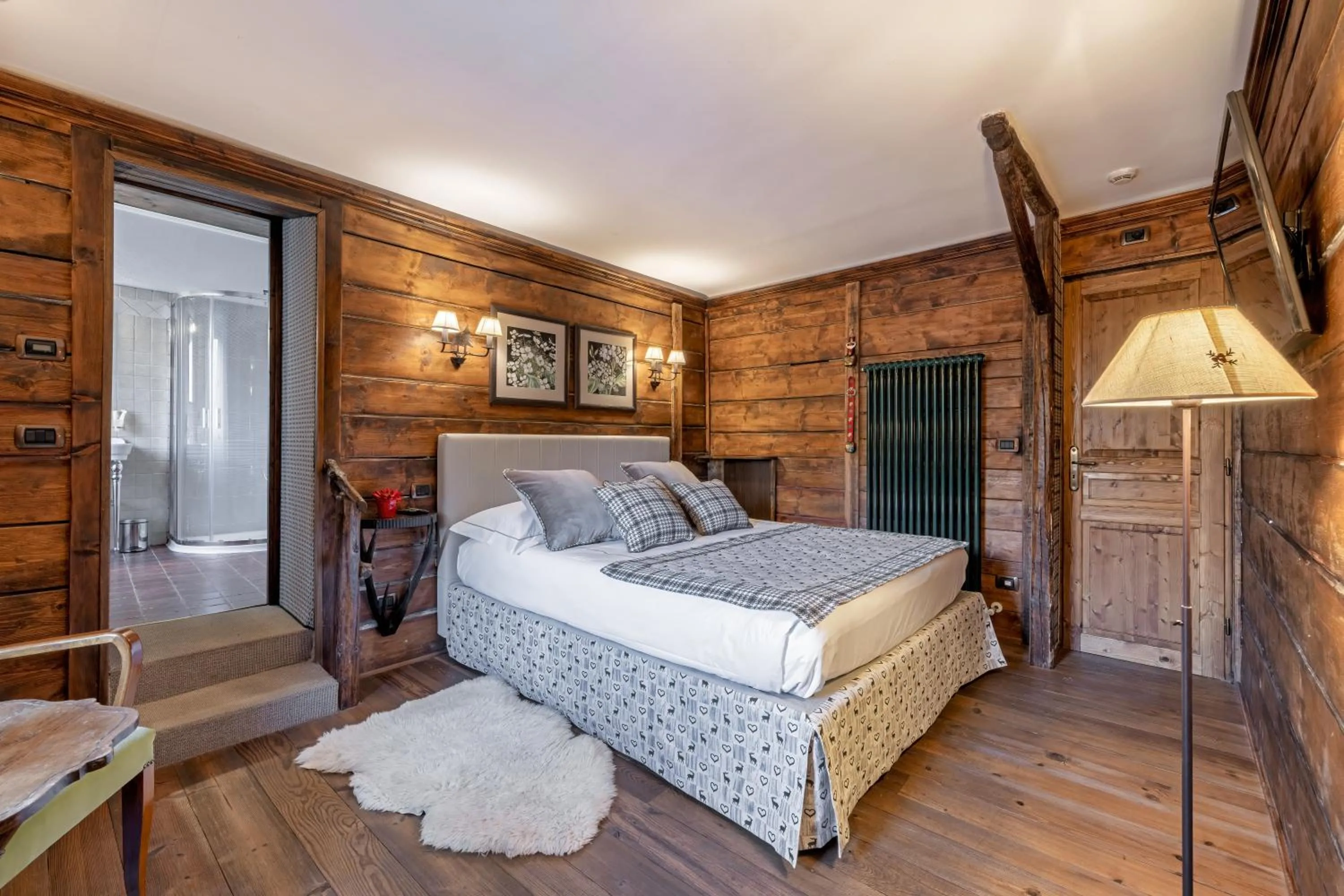 Photo of the whole room, Bed in Chalet BRAGARD-Boutique Chalet & SPA