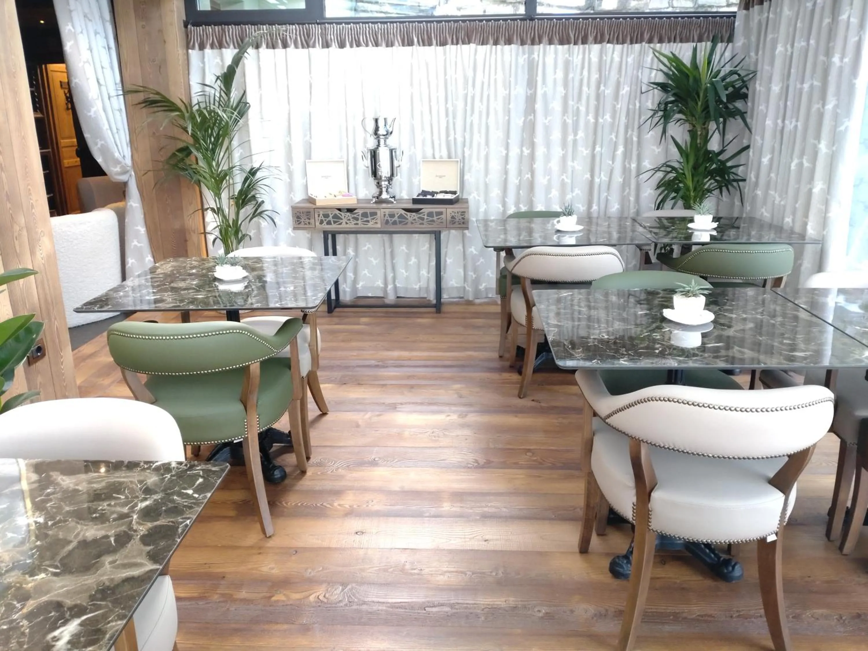 Breakfast in Chalet BRAGARD-Boutique Chalet & SPA