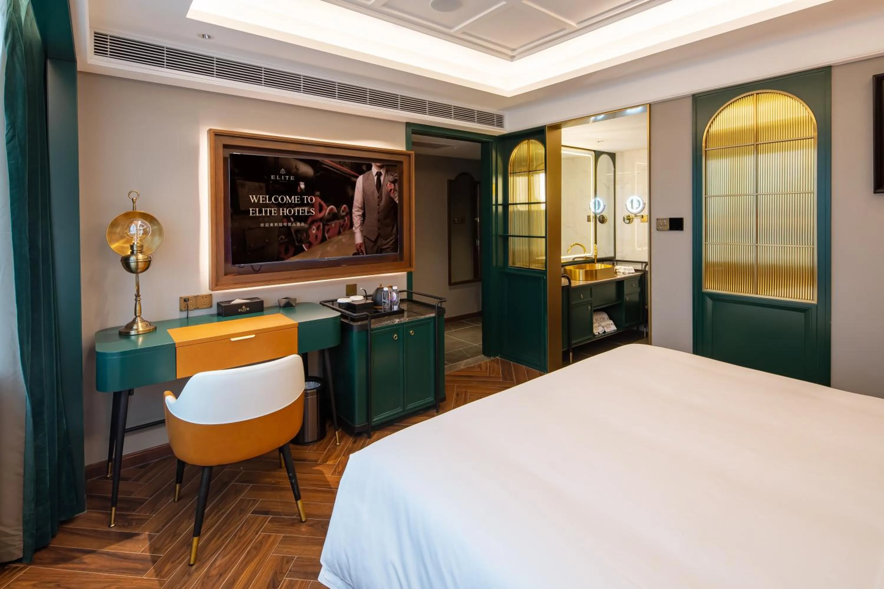 Coffee/tea facilities, Bed in ELITE International Hotel Taikoo Hui Plaza Gangding Metro Station Branch