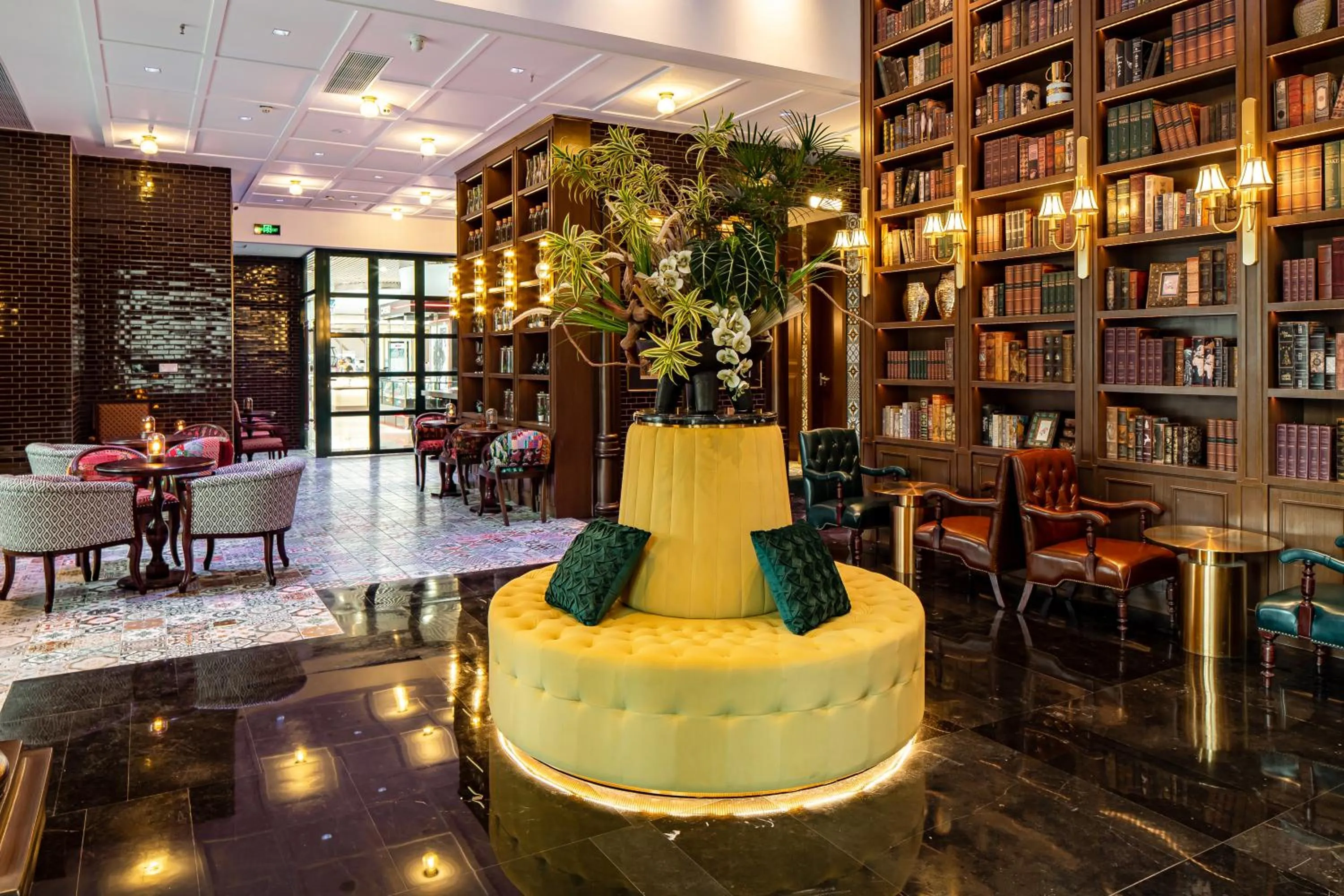 Restaurant/places to eat in ELITE International Hotel Taikoo Hui Plaza Gangding Metro Station Branch