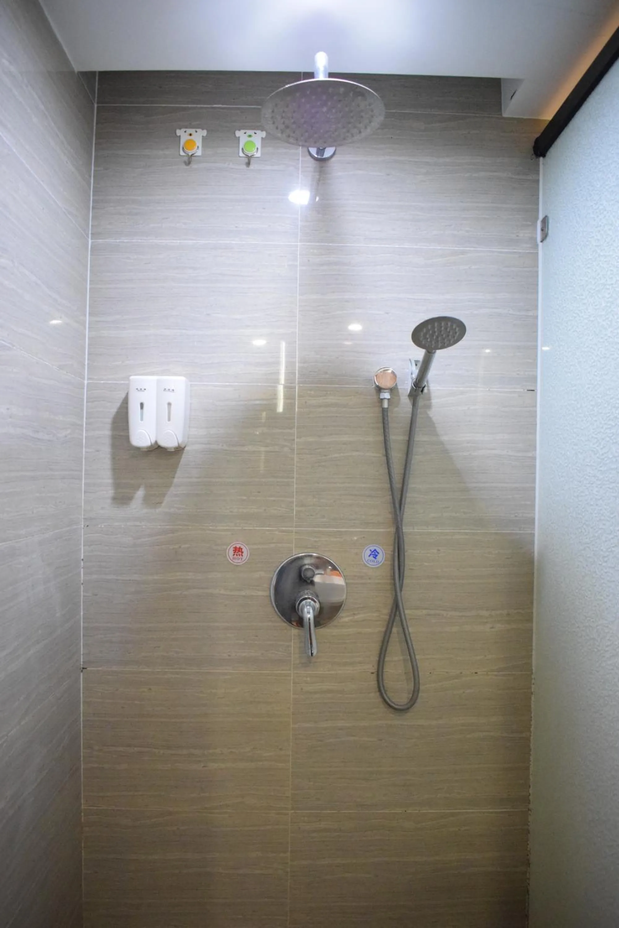 Shower in Orange Tree International Hotel Zhujiang New Town Huacheng Sqaure Branch