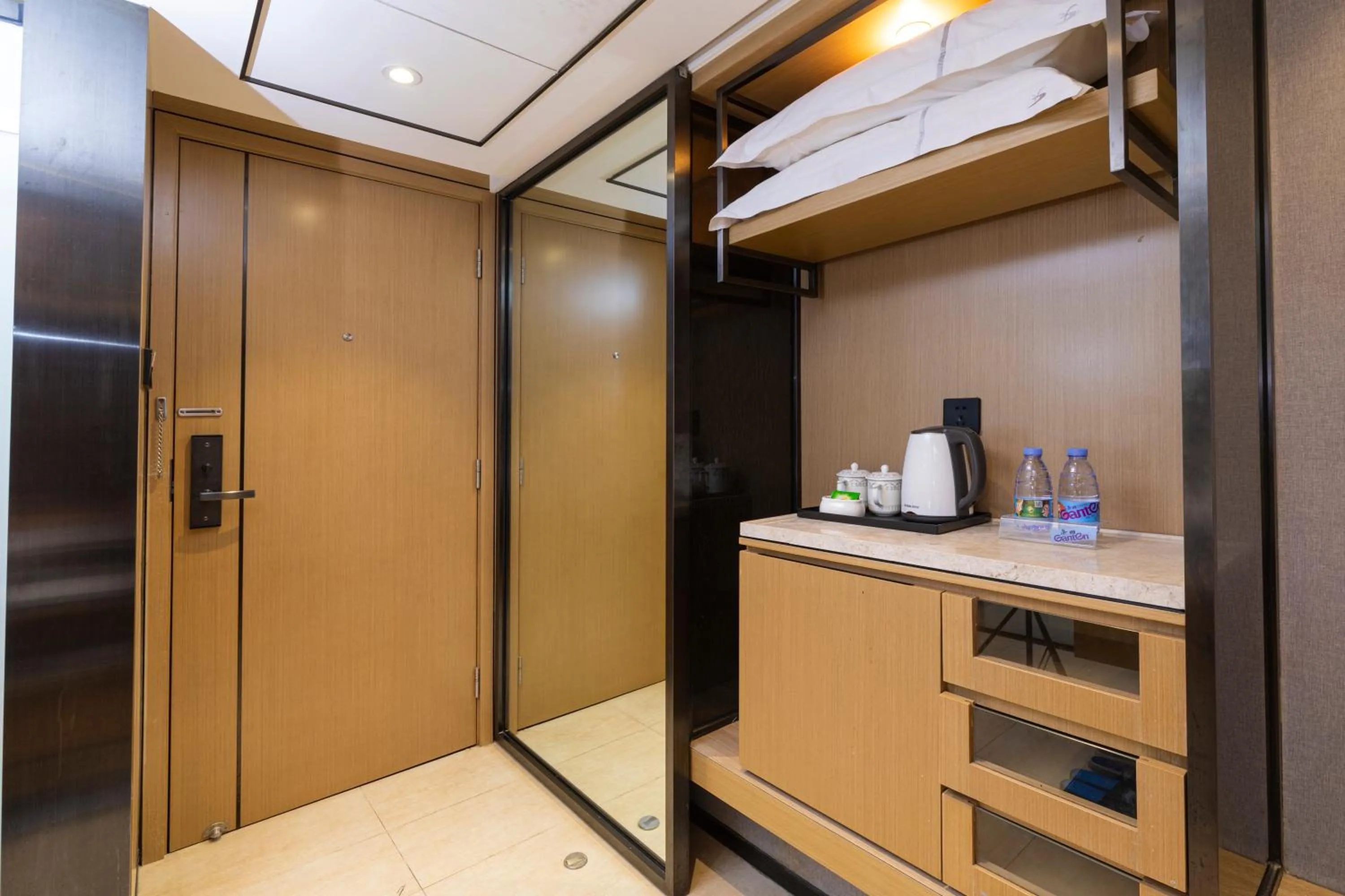 Coffee/tea facilities in Orange Tree International Hotel Zhujiang New Town Huacheng Sqaure Branch