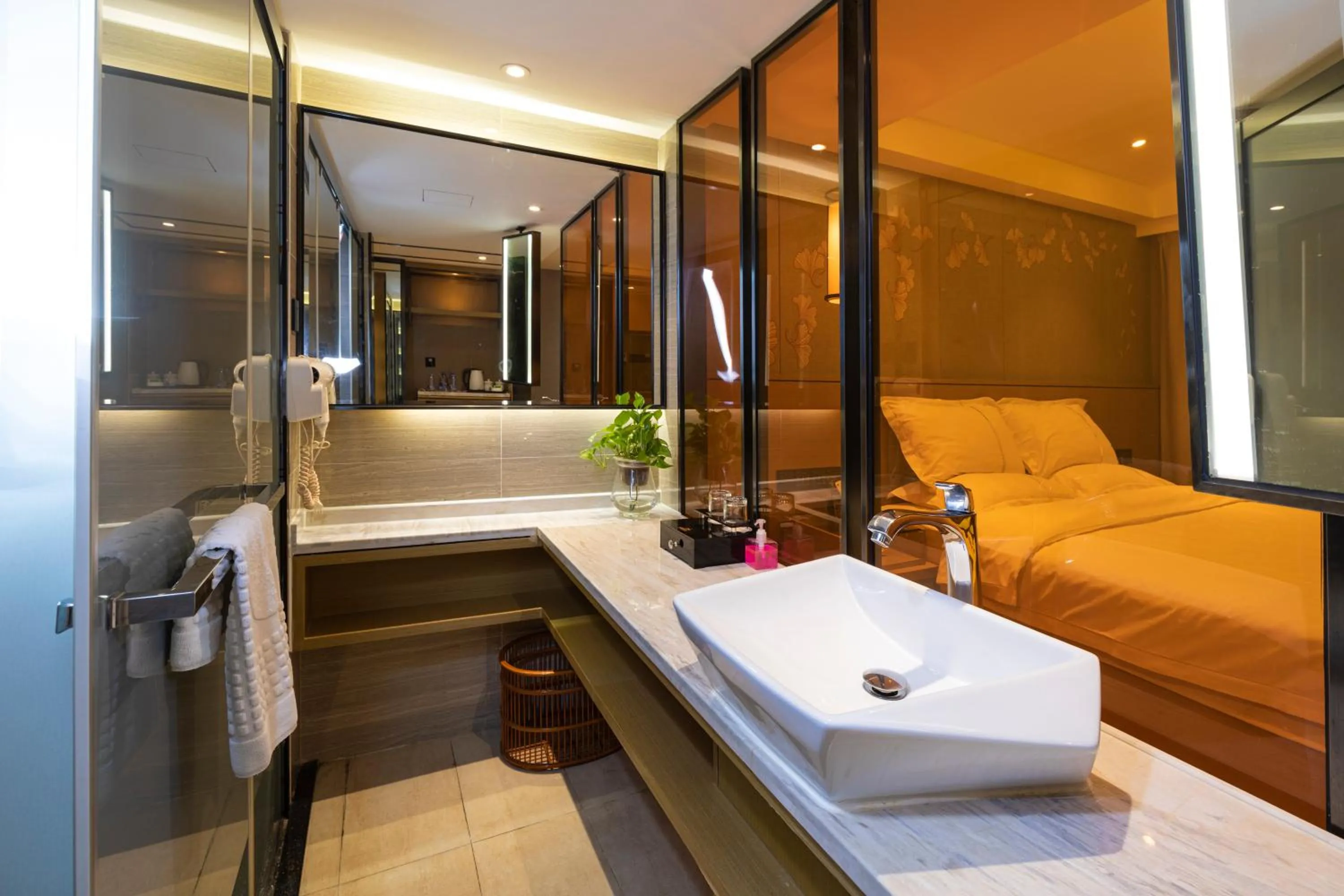 Shower in Orange Tree International Hotel Zhujiang New Town Huacheng Sqaure Branch