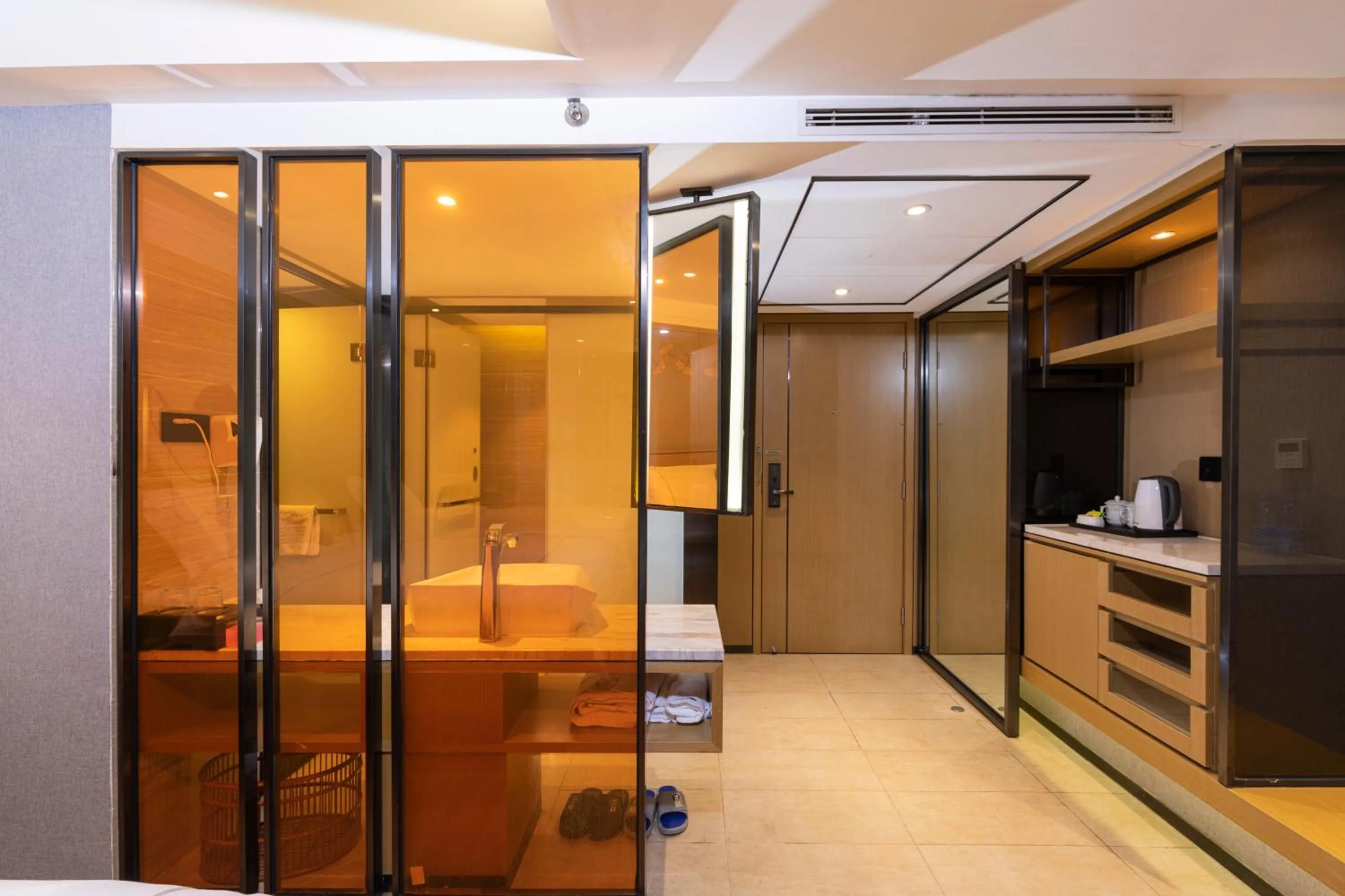 Shower in Orange Tree International Hotel Zhujiang New Town Huacheng Sqaure Branch