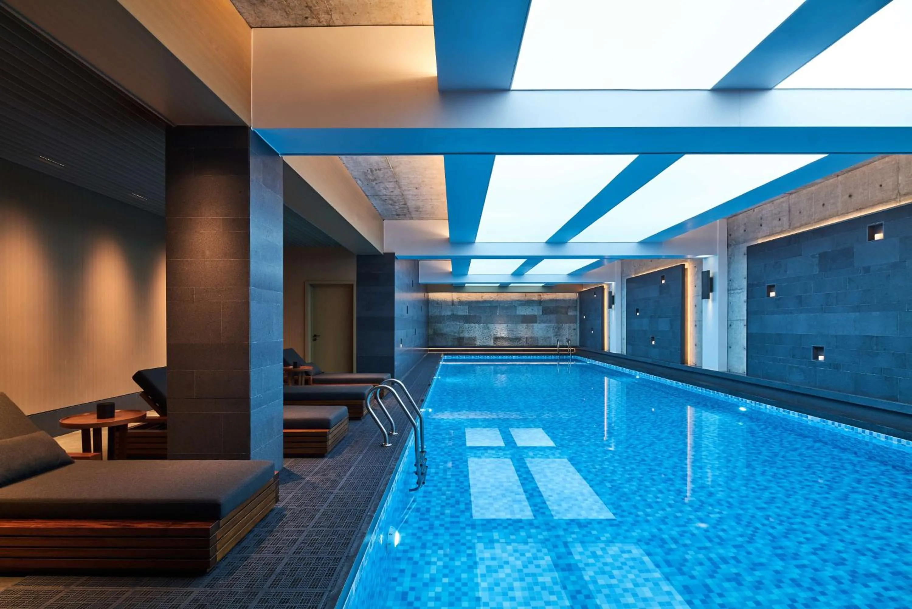 Swimming pool in POKKEI Hotel Shaoxing