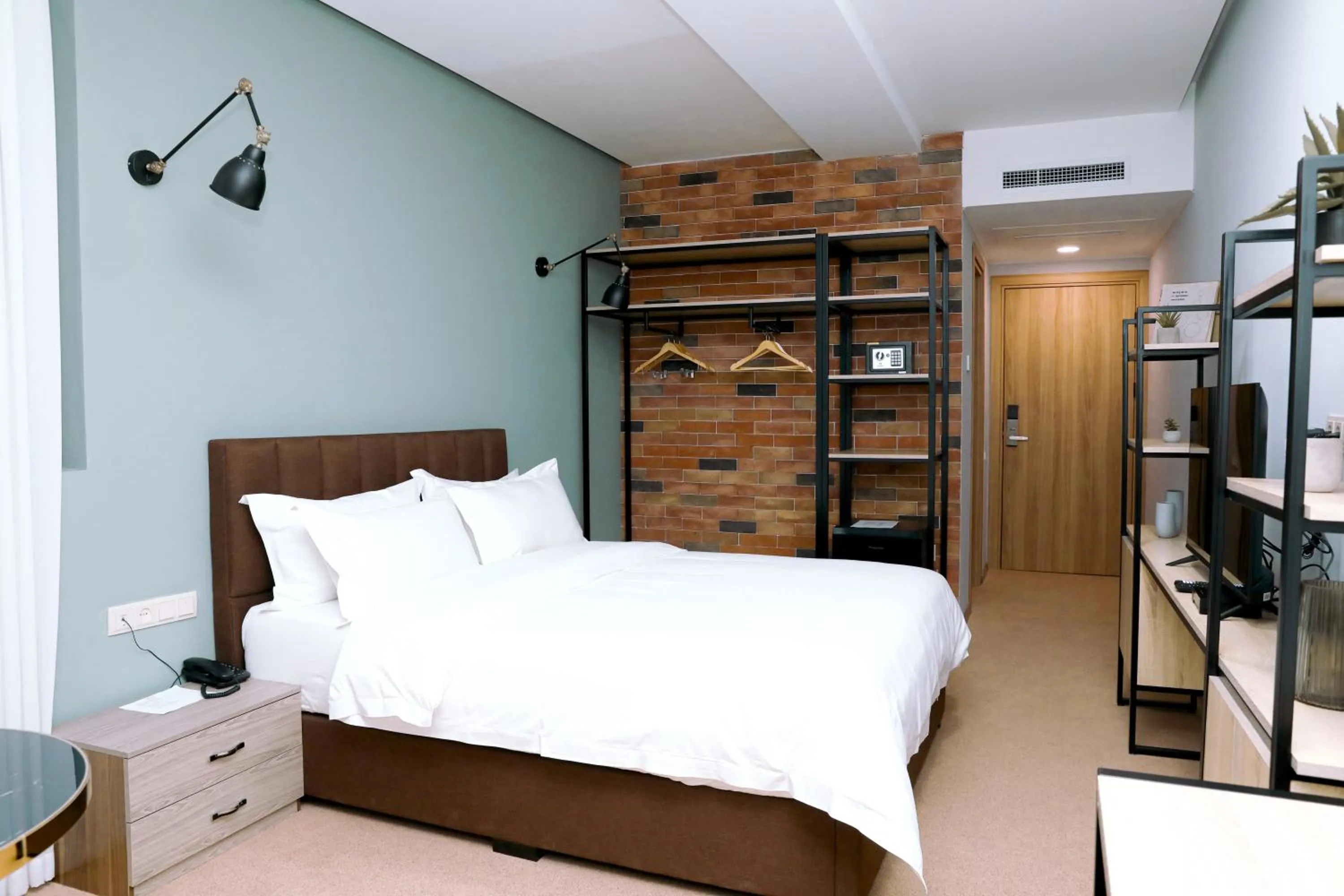 Property building, Bed in Felinger Concept Hotel
