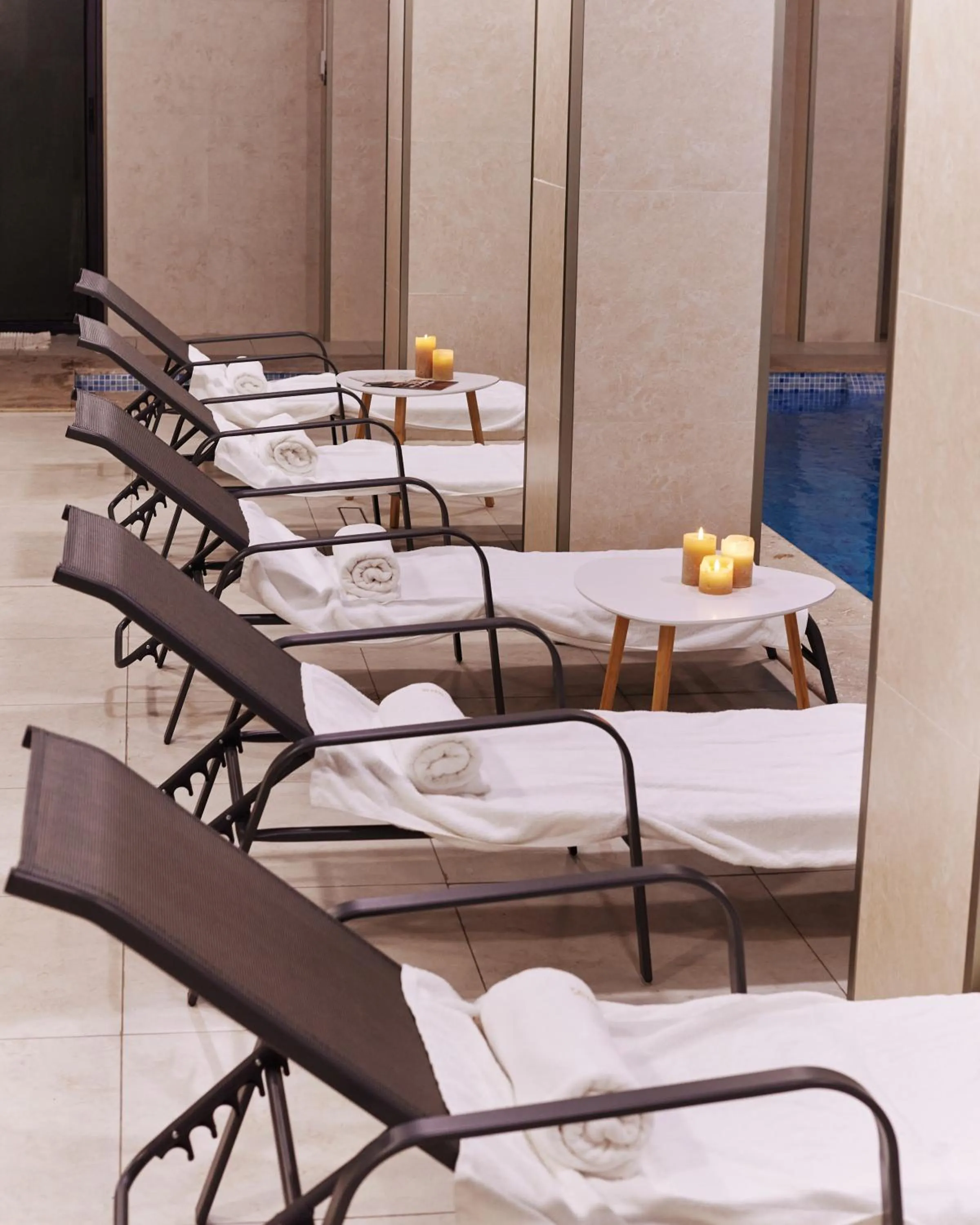 Pool view in Felinger Concept Hotel