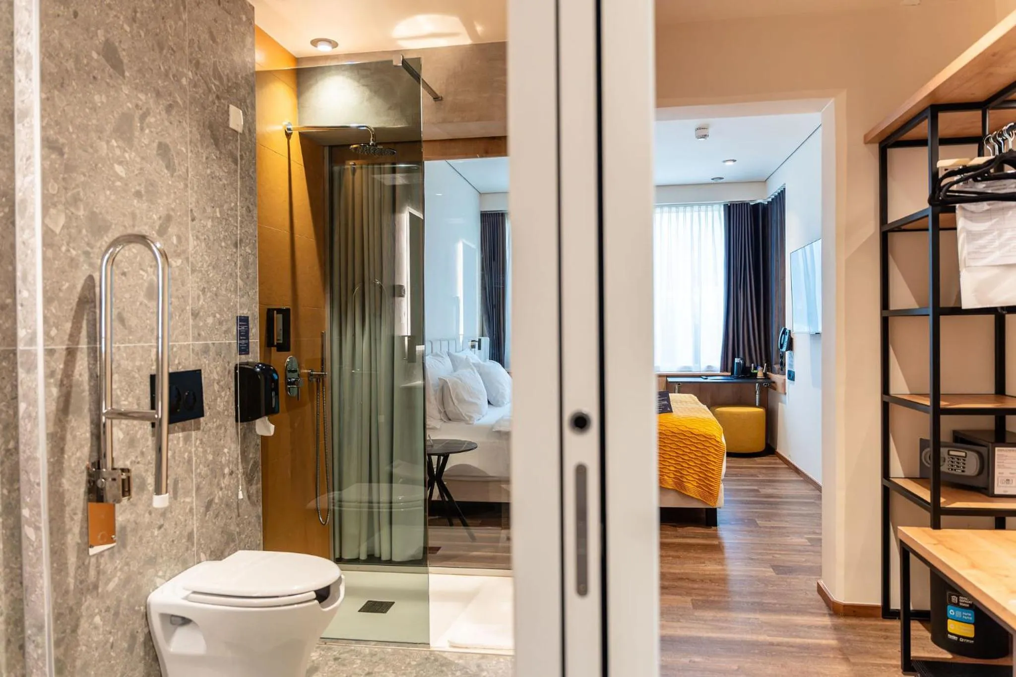 Toilet in Hotel Lonca