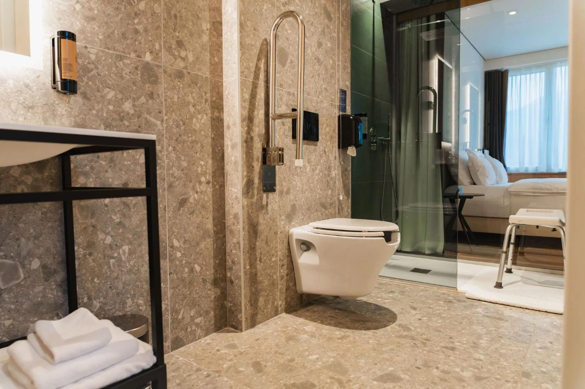 Shower in Hotel Lonca