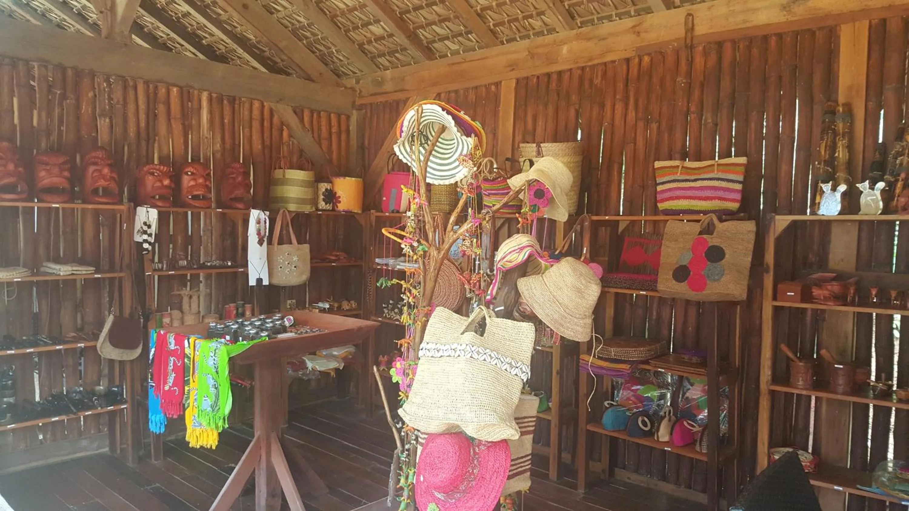 On-site shops in Anjiamarango Beach Resort