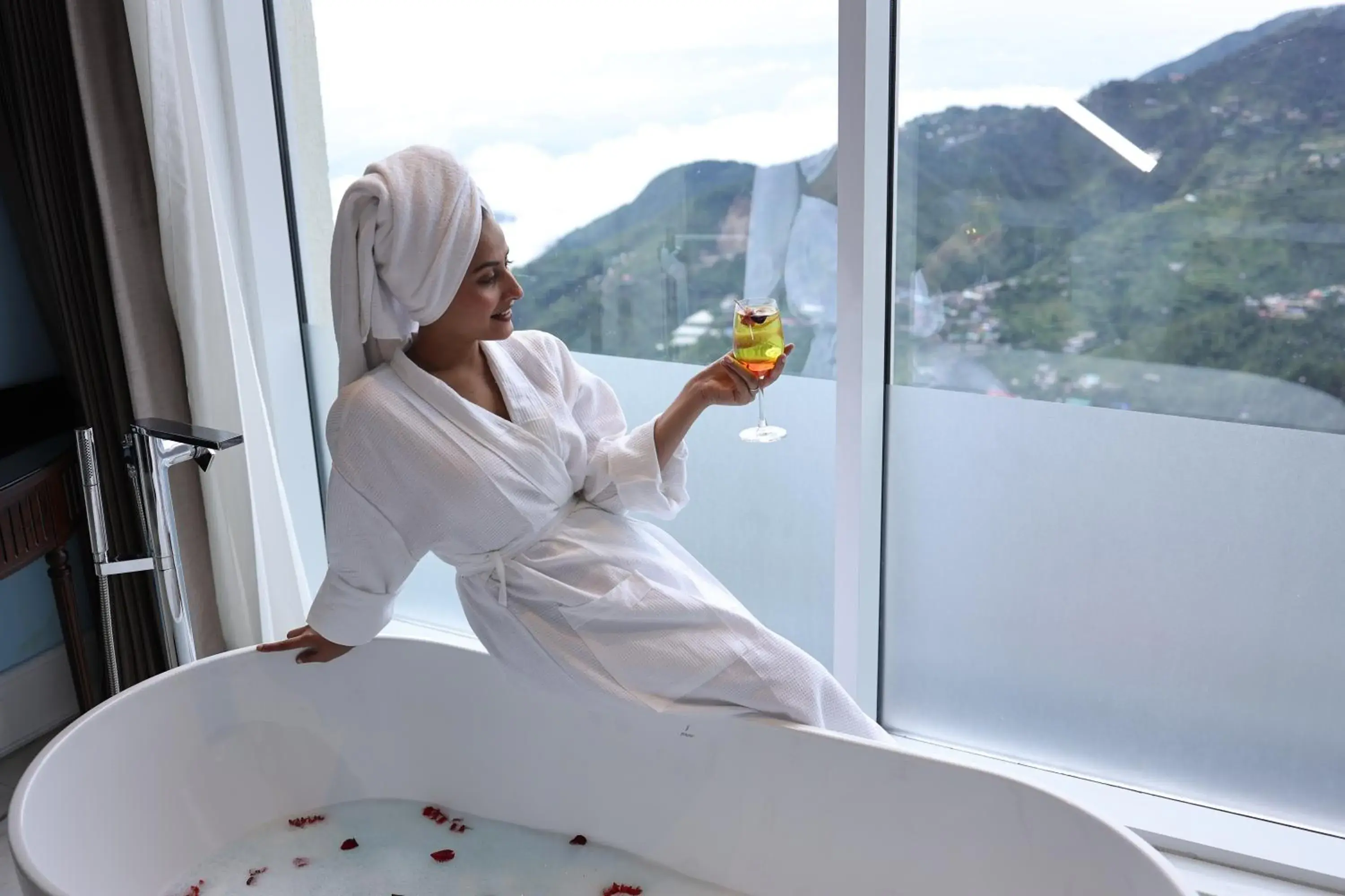 Suite with Hot Tub - single occupancy in Royal Orchid Fort Resort Mussoorie Suite with Hot Tub - single occupancy in Royal Orchid Fort Resort Mussoorie