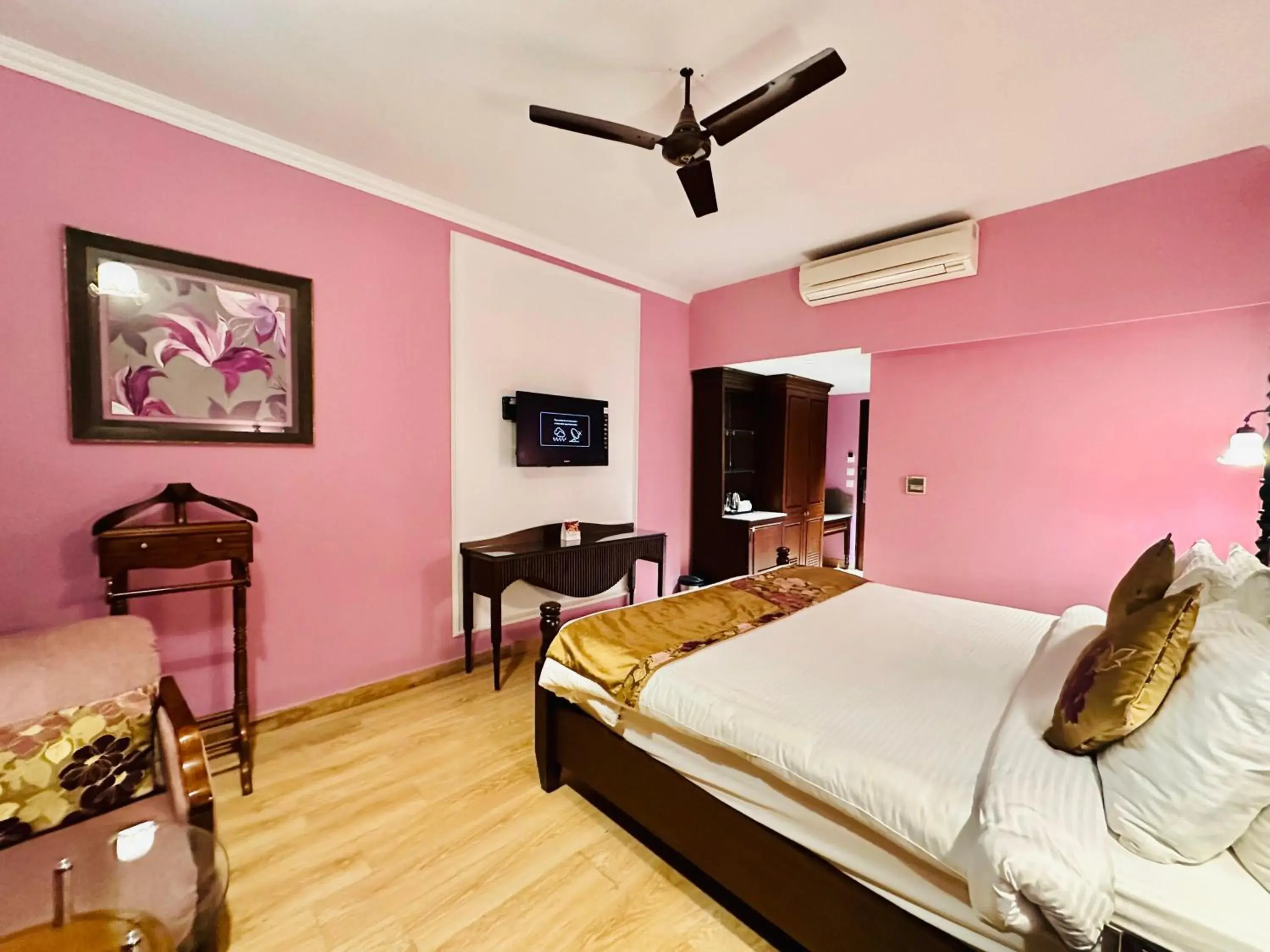 Bed in Royal Orchid Fort Resort Mussoorie Bed in Royal Orchid Fort Resort Mussoorie