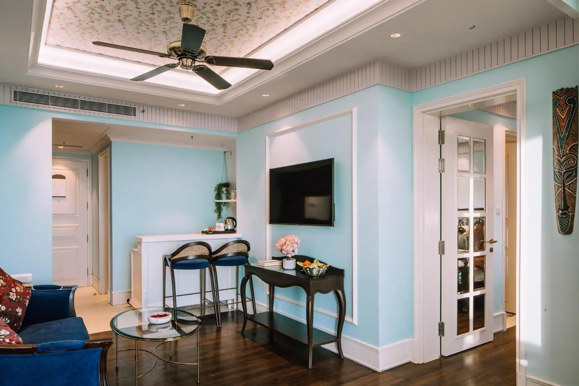 Living room in Royal Orchid Fort Resort Mussoorie Living room in Royal Orchid Fort Resort Mussoorie