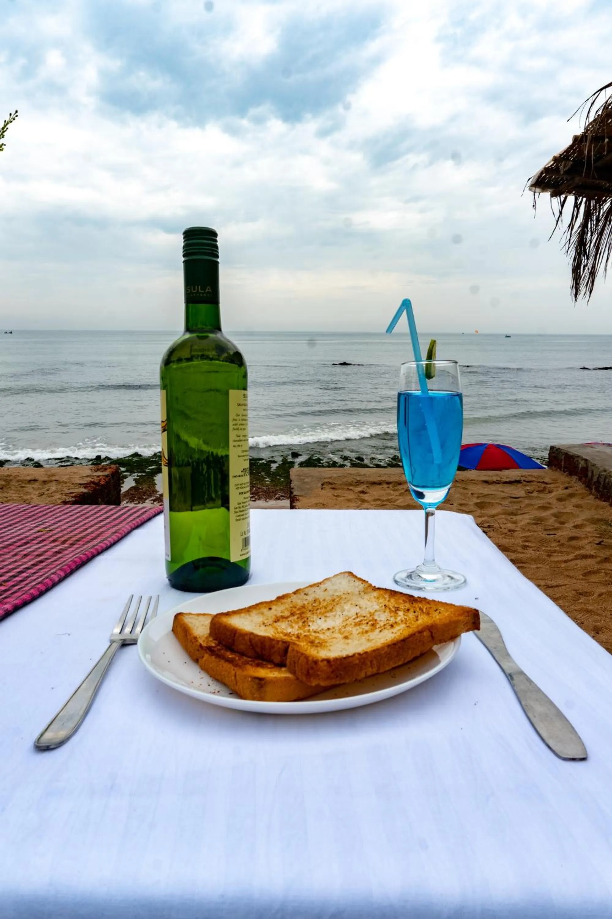 Breakfast in Vista Praia Beach Resort