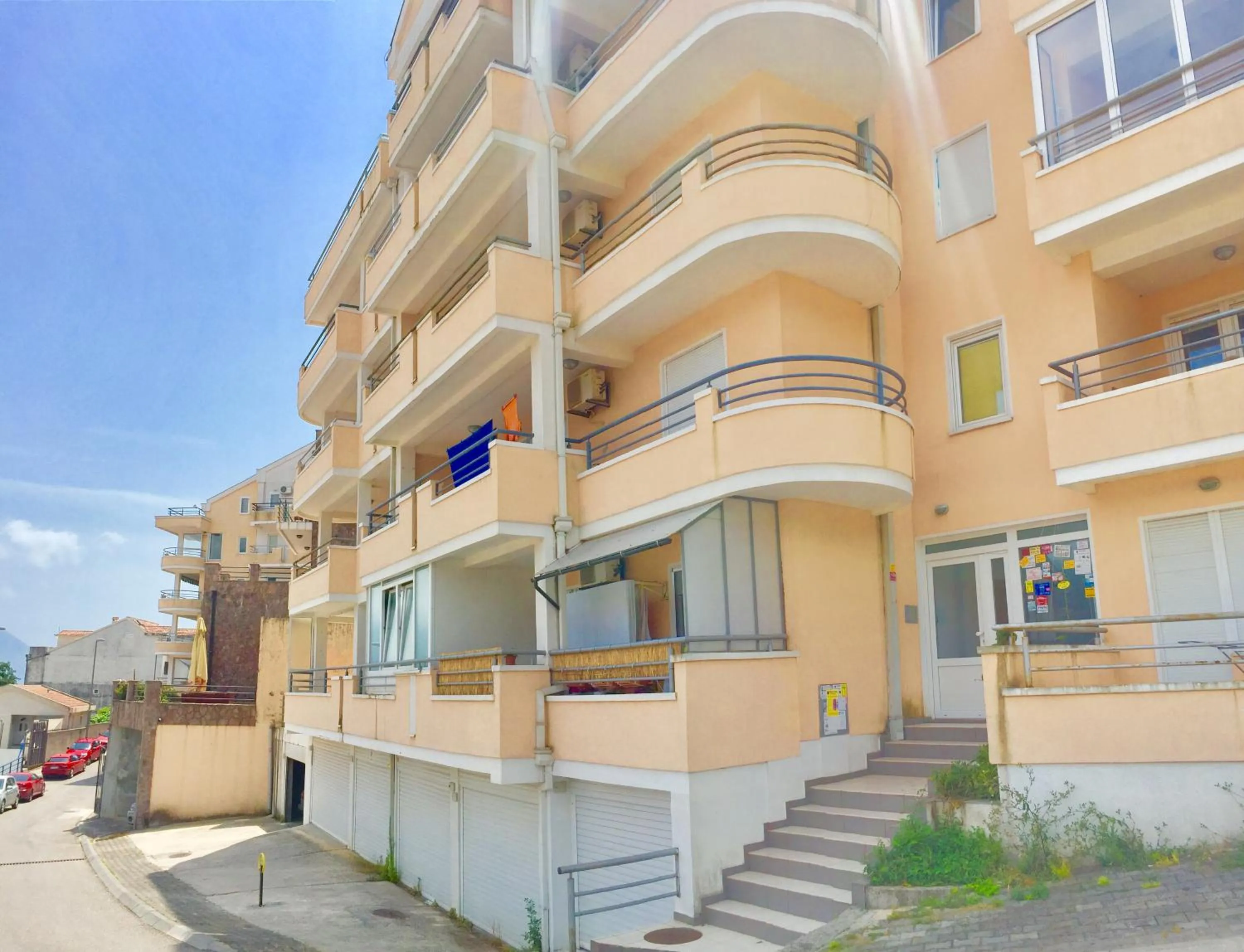 Property building in Apartman Bravo Budva