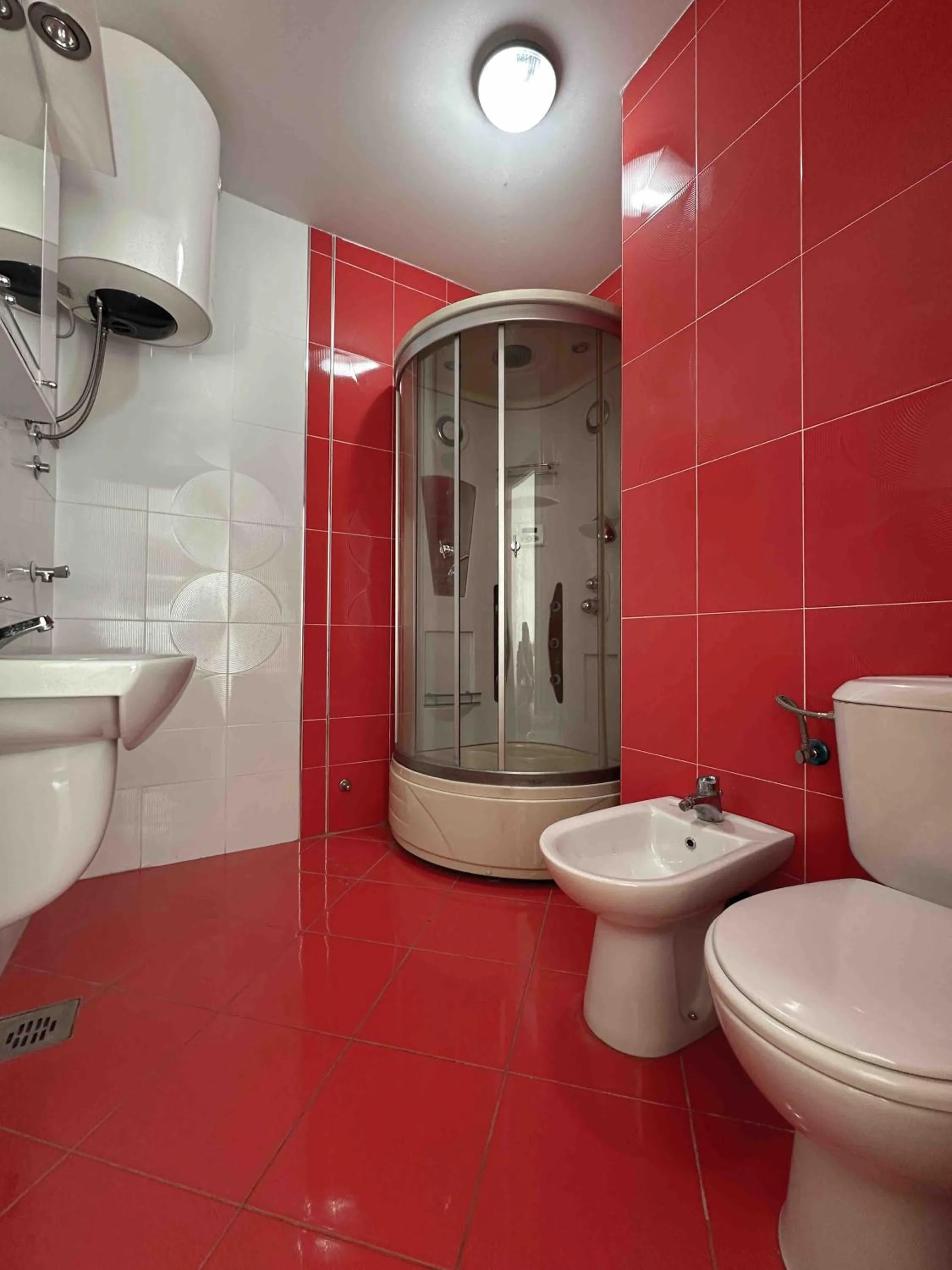 Shower in Apartman Bravo Budva