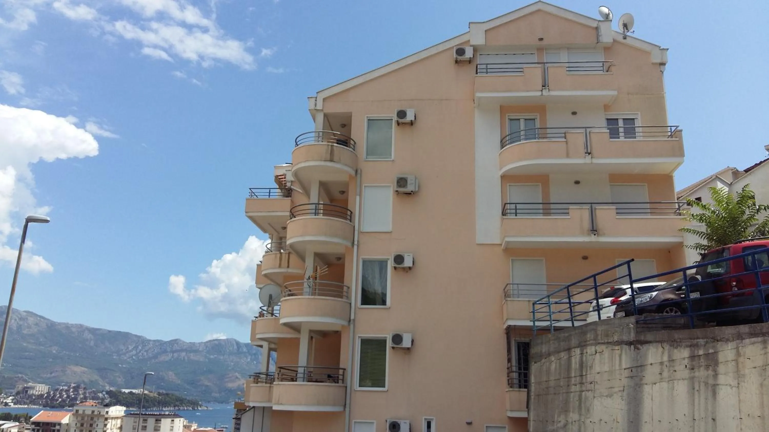Property building in Apartman Bravo Budva