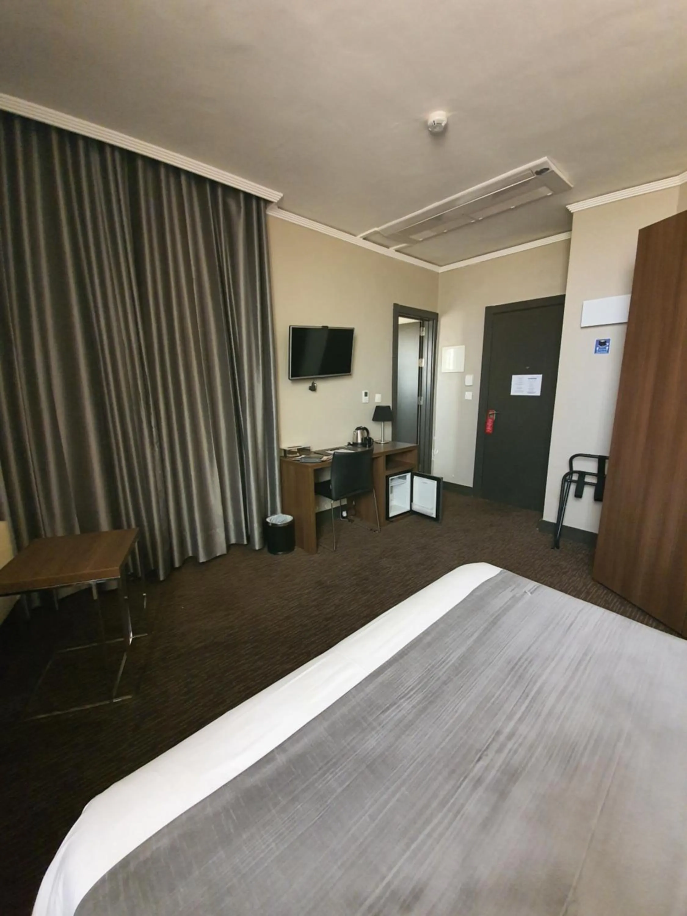 Photo of the whole room, Bed in Al Khaima City Center