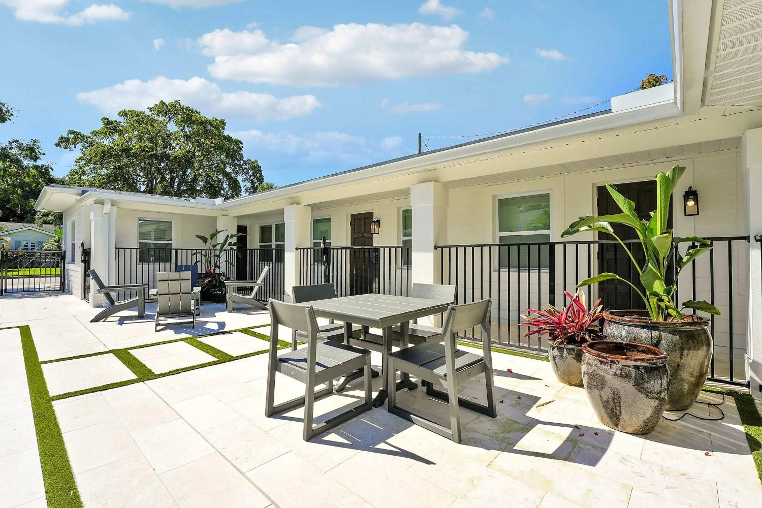 Remodeled Downtown Apartment #1