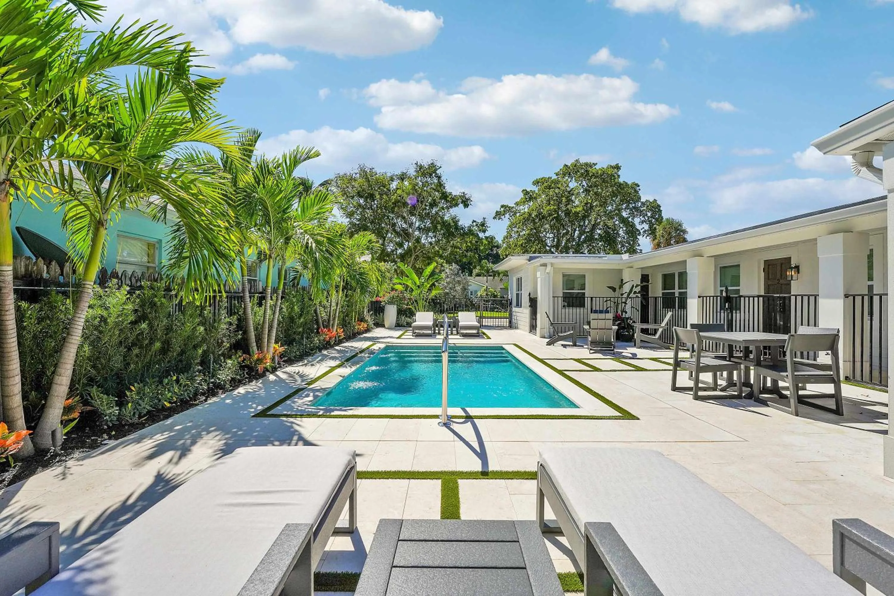 Remodeled Downtown Apartment #1