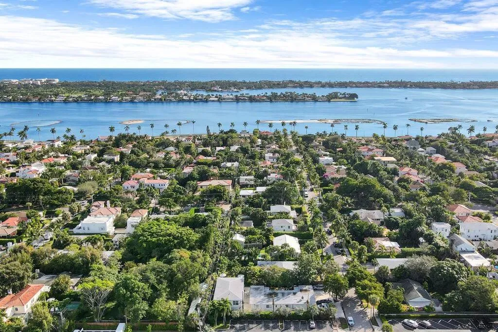 Remodeled Downtown Apartment #1