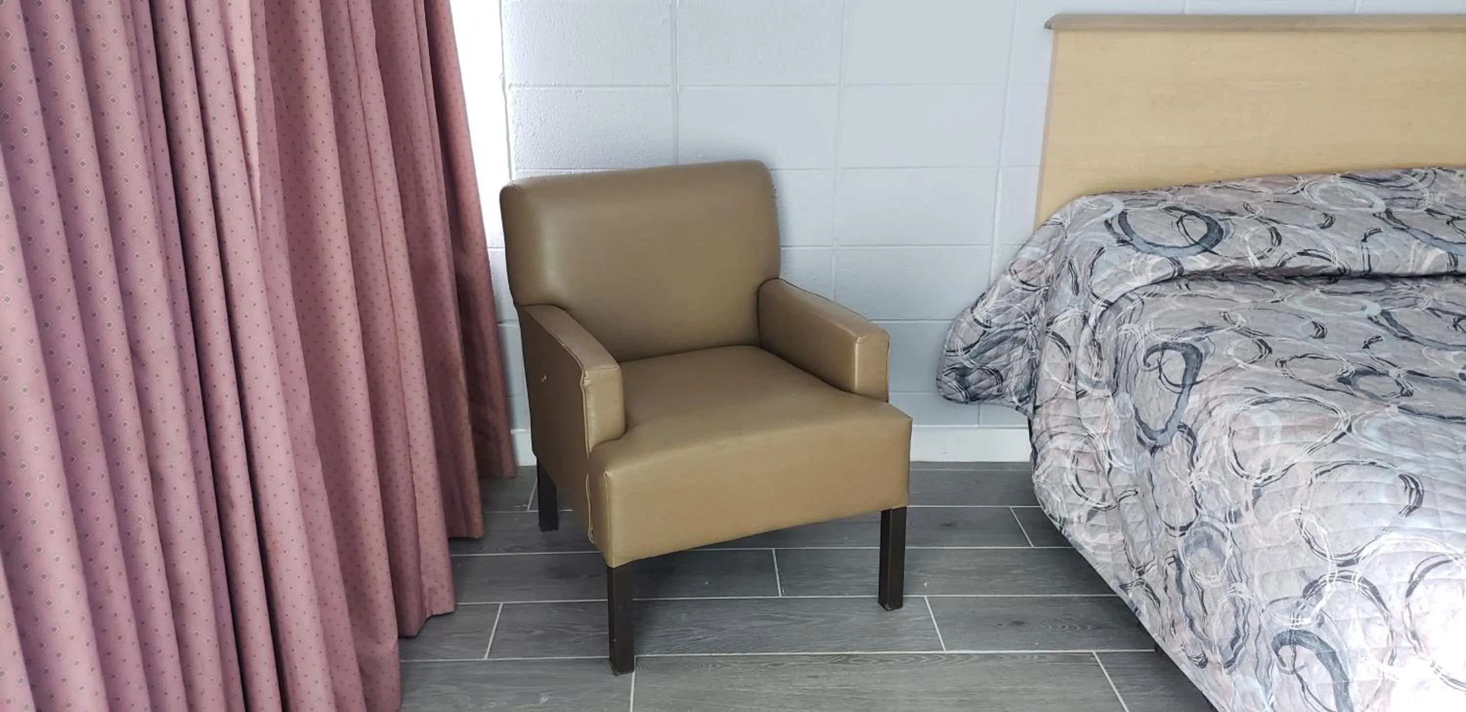 Seating area, Bed in Palmsbythebeach